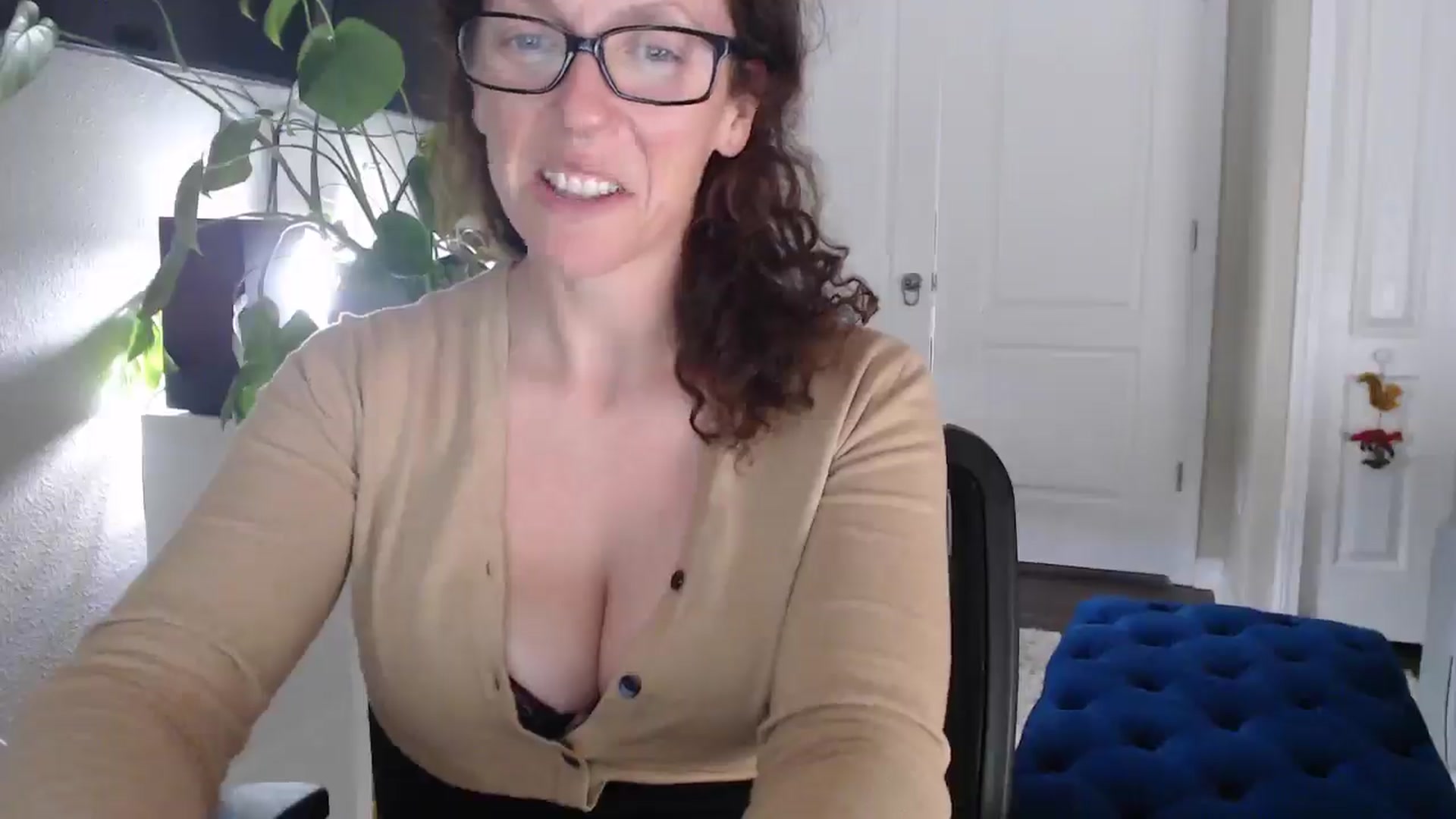 Gallery image thumbnail from Sarah_Stark's myfreecams stream on, 04/06/2026, 14:15 image 19 of 20