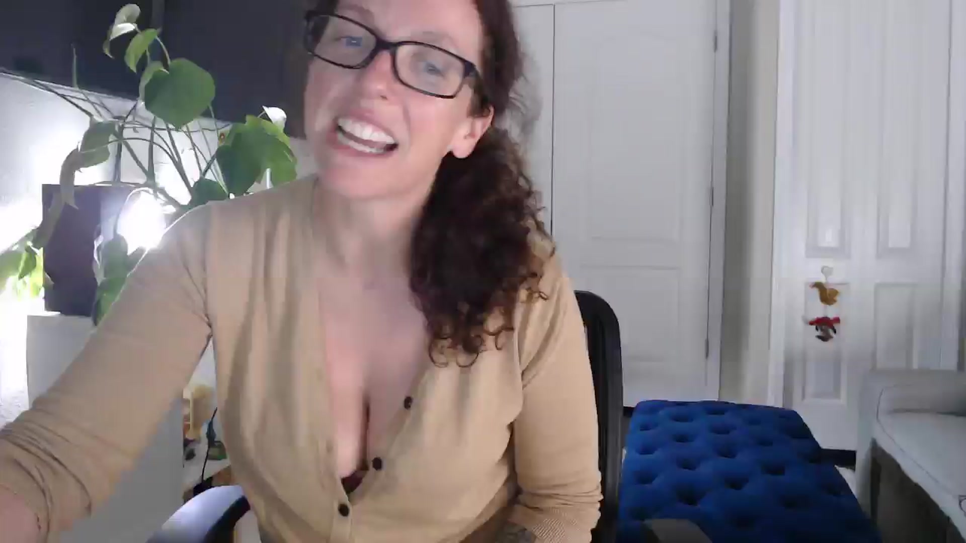 Gallery image thumbnail from Sarah_Stark's myfreecams stream on, 04/06/2026, 14:15 image 2 of 20