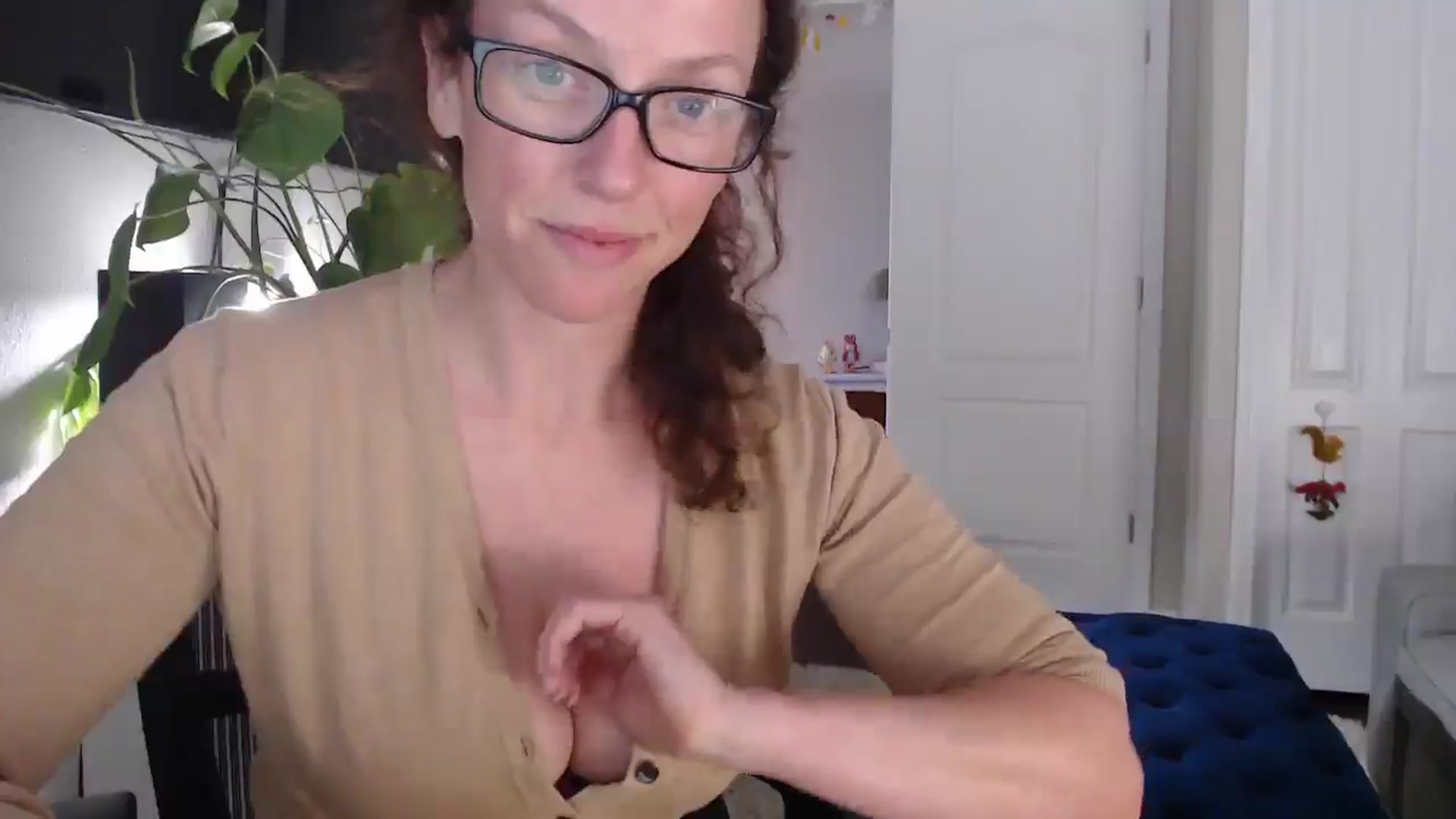 Gallery image thumbnail from Sarah_Stark's myfreecams stream on, 04/06/2026, 14:15 image 10 of 20