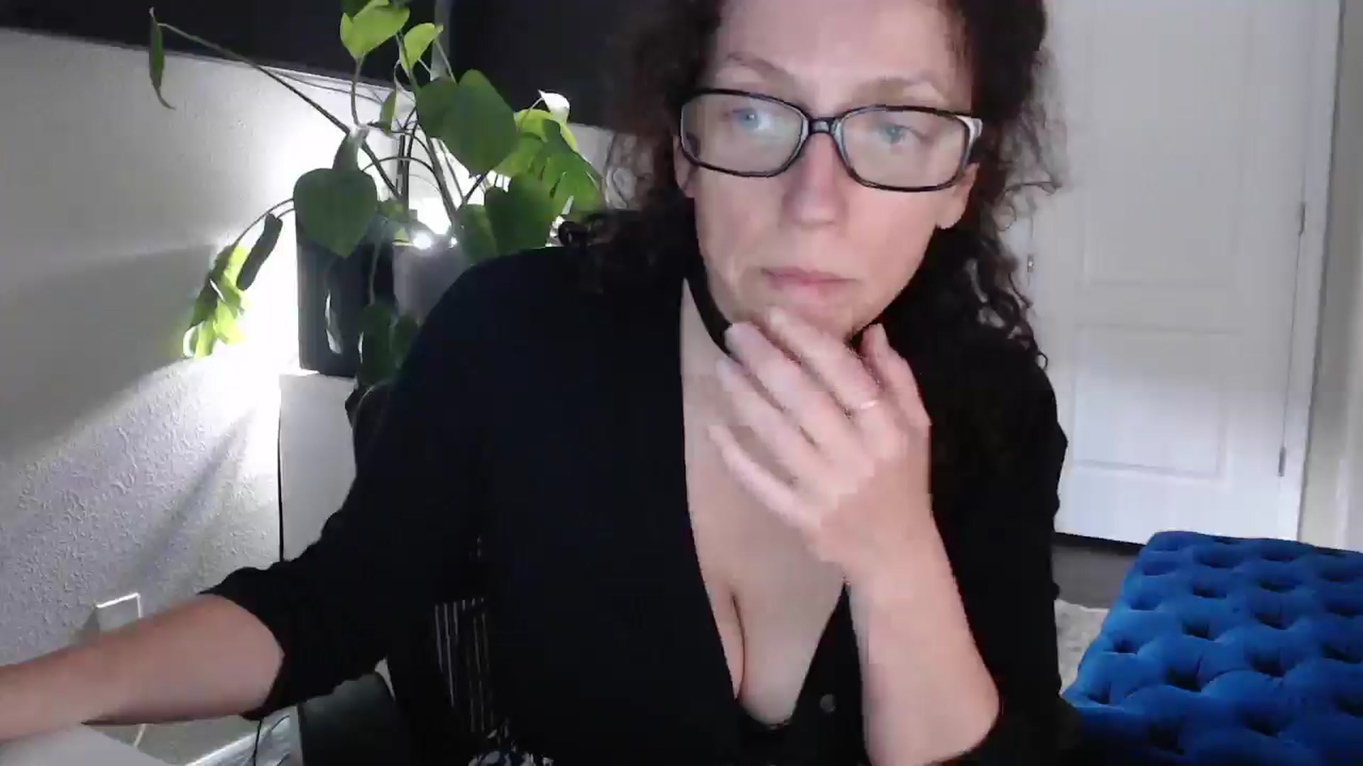 Gallery image thumbnail from Sarah_Stark's myfreecams stream on, 04/10/2026, 12:15 image 14 of 20