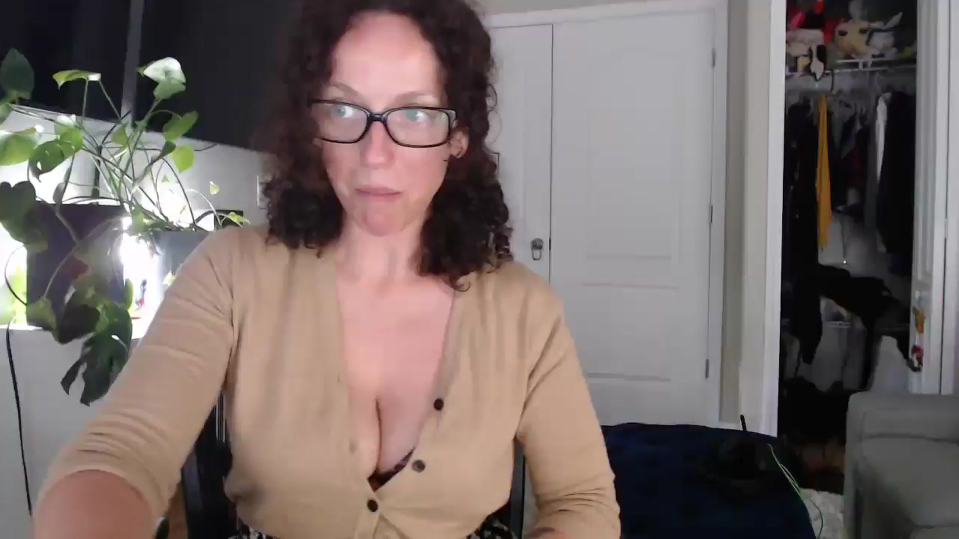 Gallery image thumbnail from Sarah_Stark's myfreecams stream on, 04/28/2026, 13:42 image 1 of 20