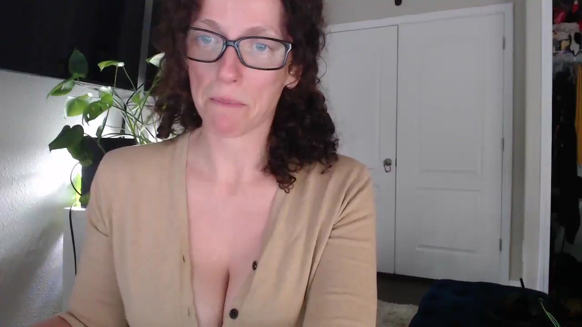 Gallery image thumbnail from Sarah_Stark's myfreecams stream on, 04/28/2026, 13:42 image 5 of 20