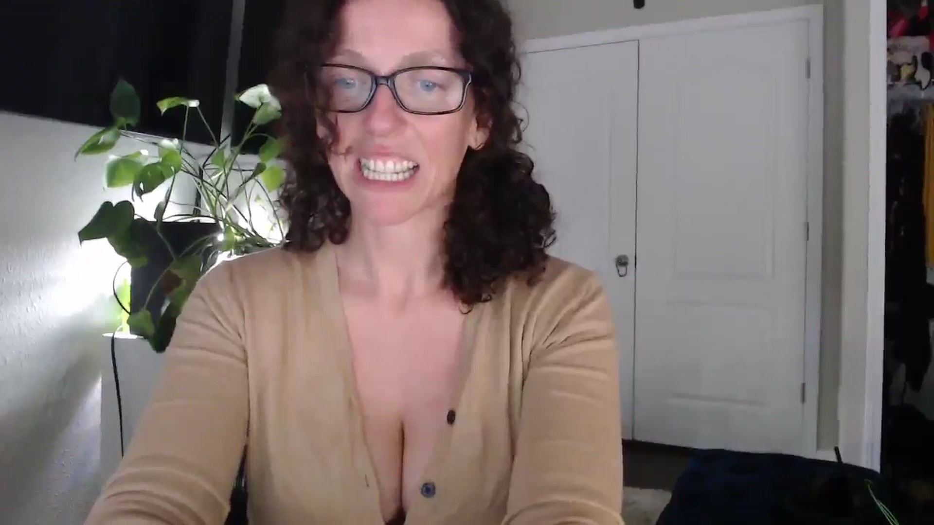 Gallery image thumbnail from Sarah_Stark's myfreecams stream on, 04/28/2026, 13:42 image 6 of 20