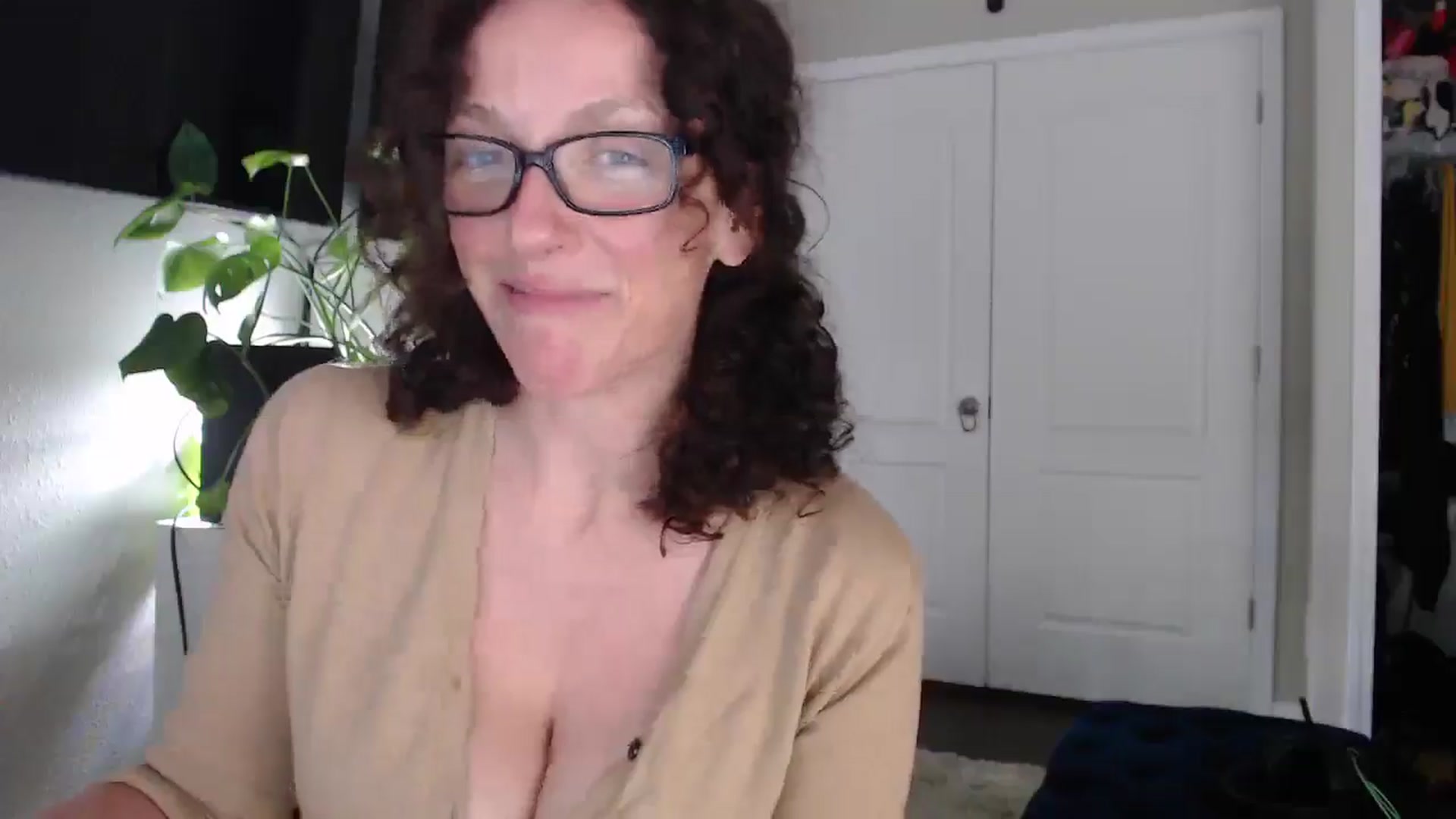 Gallery image thumbnail from Sarah_Stark's myfreecams stream on, 04/28/2026, 13:42 image 7 of 20