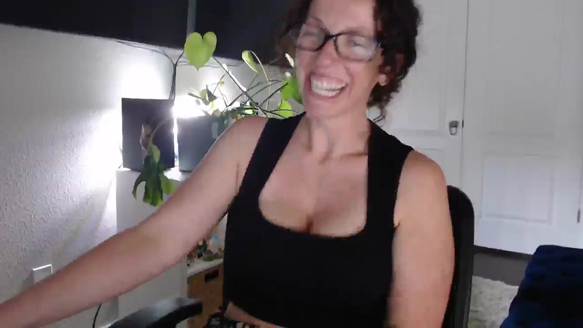 Gallery image thumbnail from Sarah_Stark's myfreecams stream on, 05/05/2026, 14:10 image 6 of 20