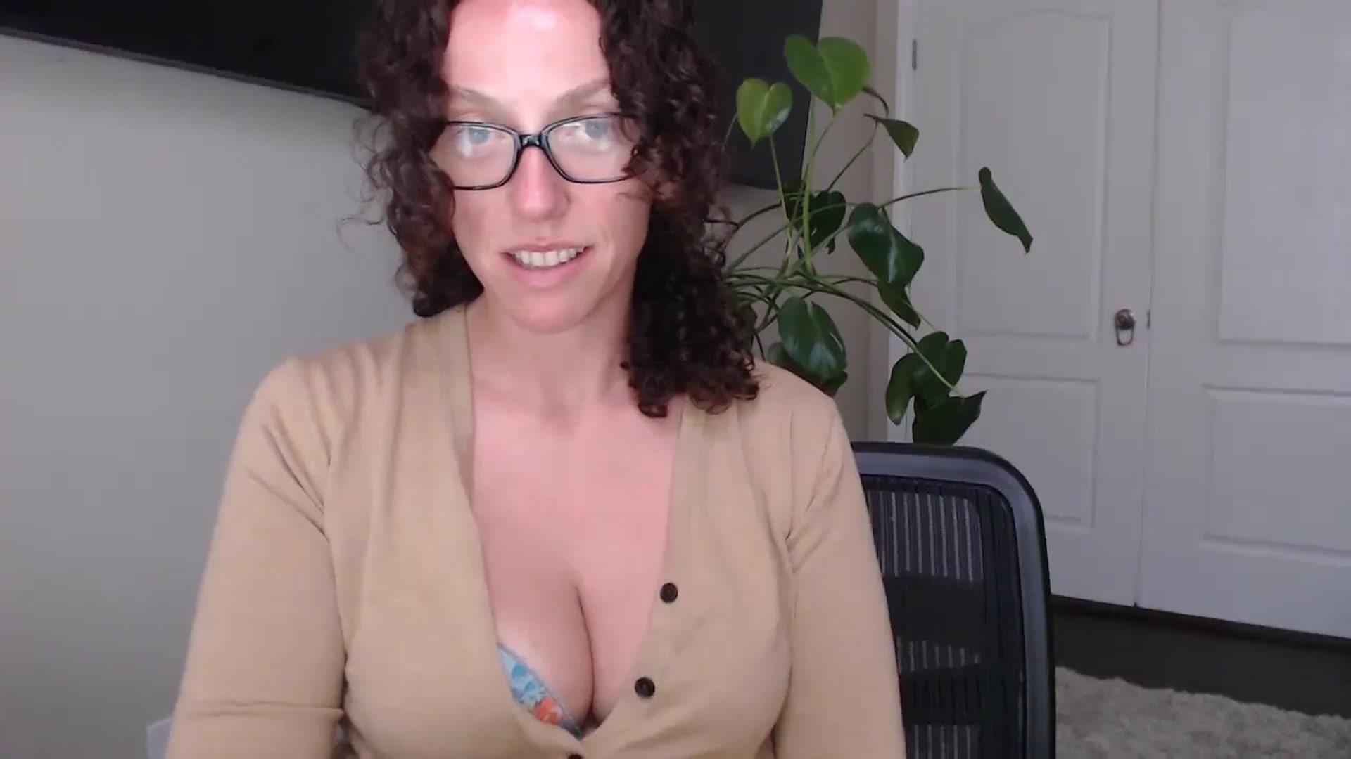 Gallery image thumbnail from Sarah_Stark's myfreecams stream on, 05/07/2026, 15:04 image 14 of 20