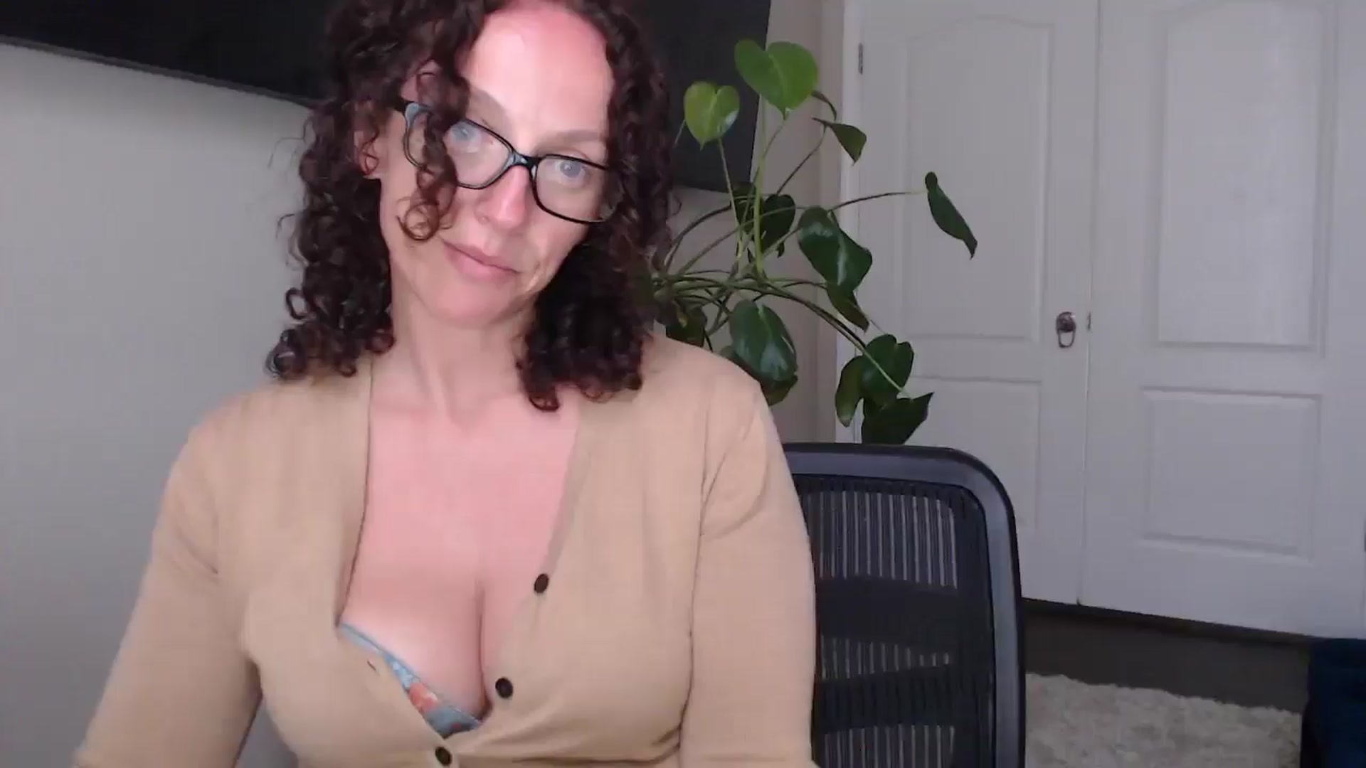 Gallery image thumbnail from Sarah_Stark's myfreecams stream on, 05/07/2026, 15:04 image 15 of 20