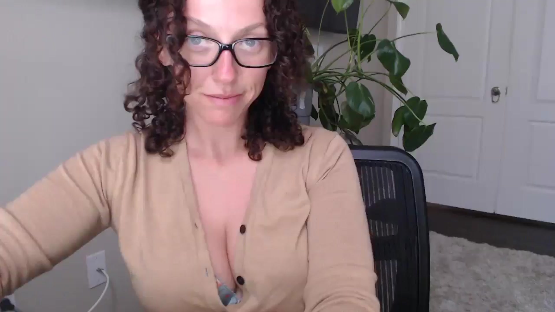 Gallery image thumbnail from Sarah_Stark's myfreecams stream on, 05/07/2026, 15:04 image 12 of 20
