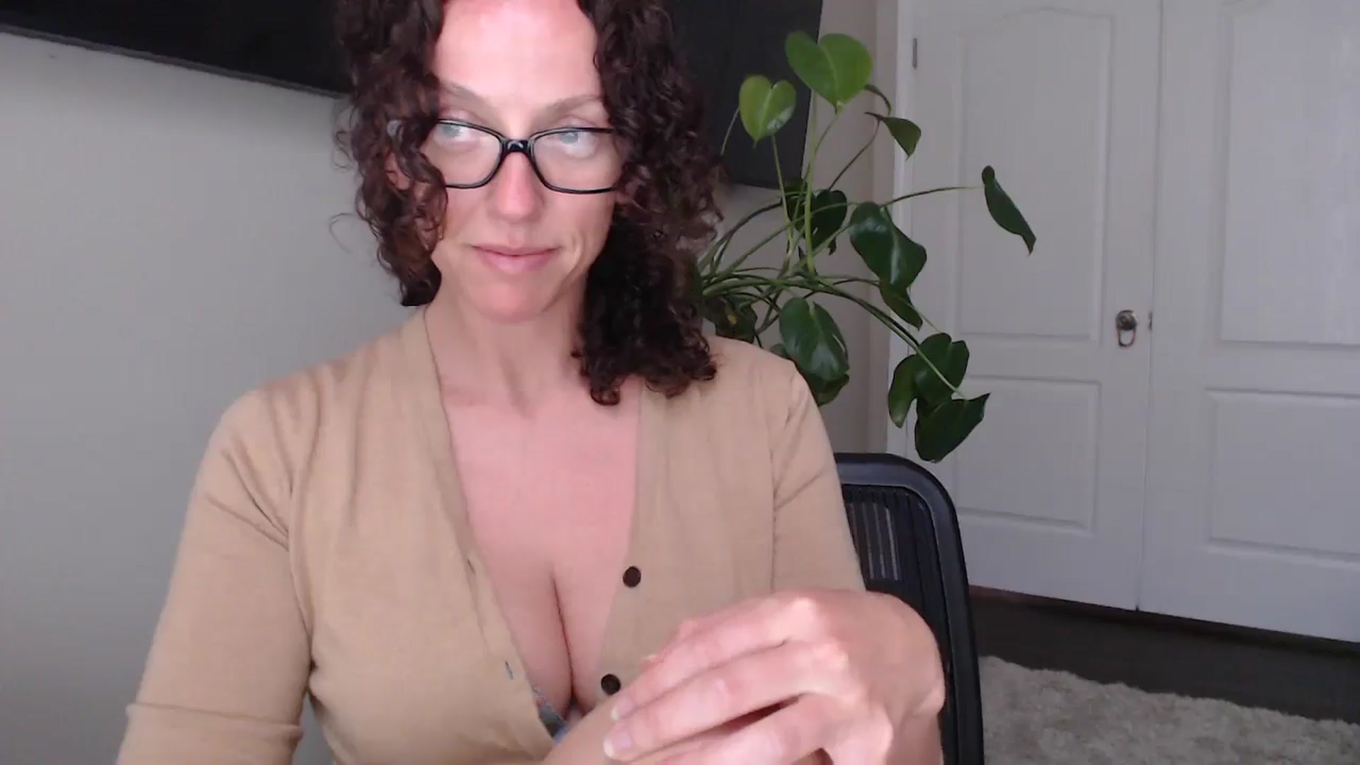 Gallery image thumbnail from Sarah_Stark's myfreecams stream on, 05/07/2026, 15:04 image 13 of 20