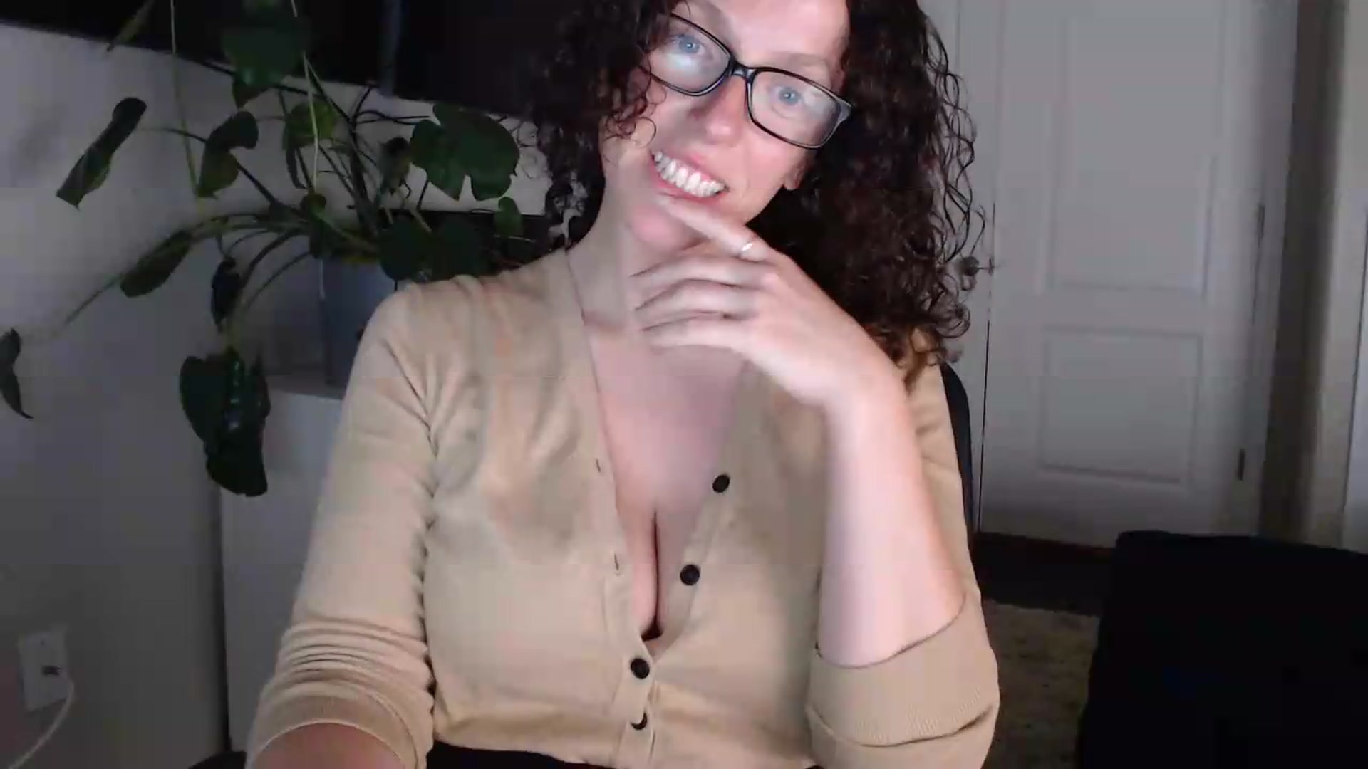 Gallery image thumbnail from Sarah_Stark's myfreecams stream on, 05/13/2026, 12:18 image 4 of 20