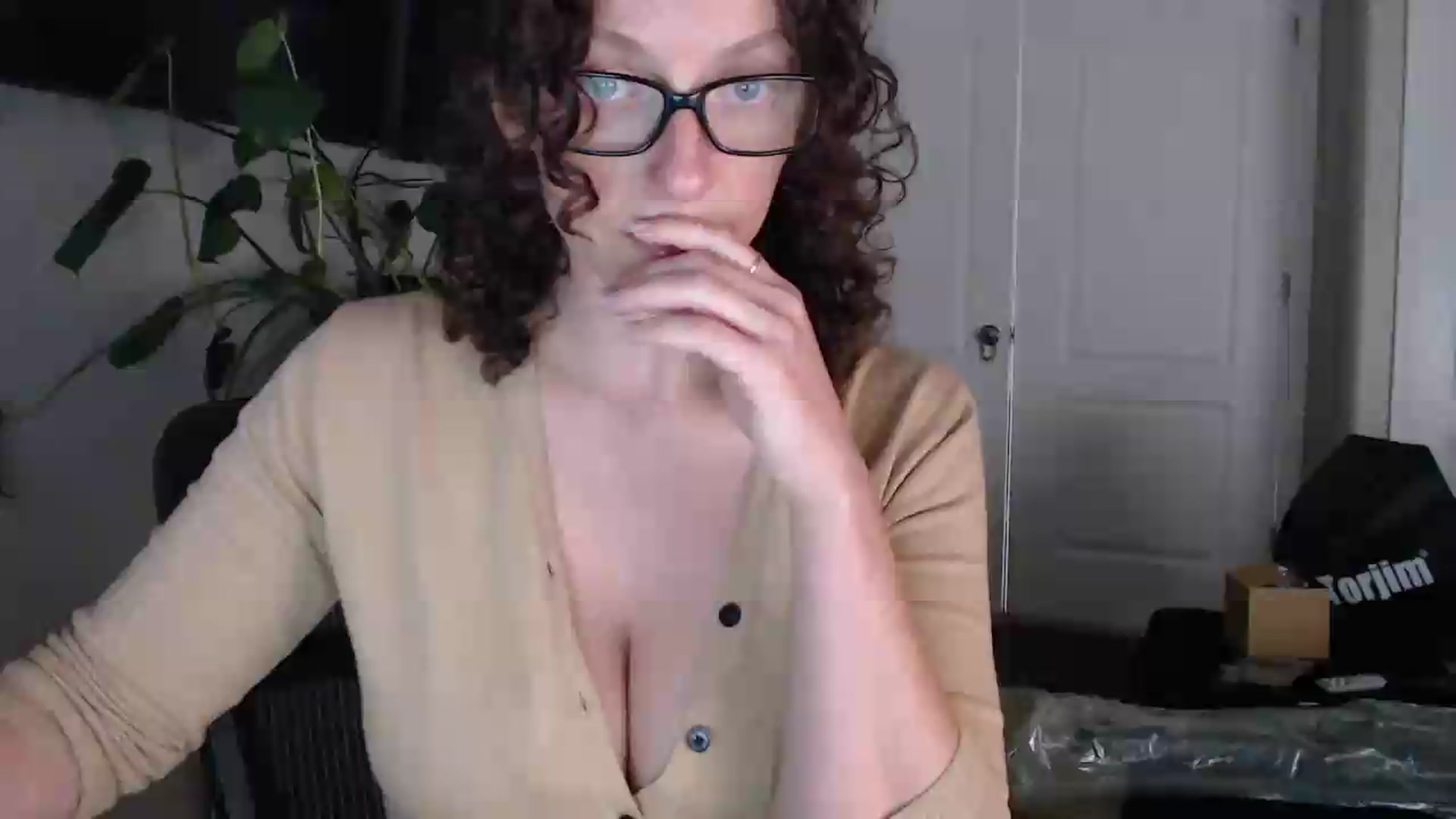 Gallery image thumbnail from Sarah_Stark's myfreecams stream on, 05/13/2026, 12:30 image 15 of 20