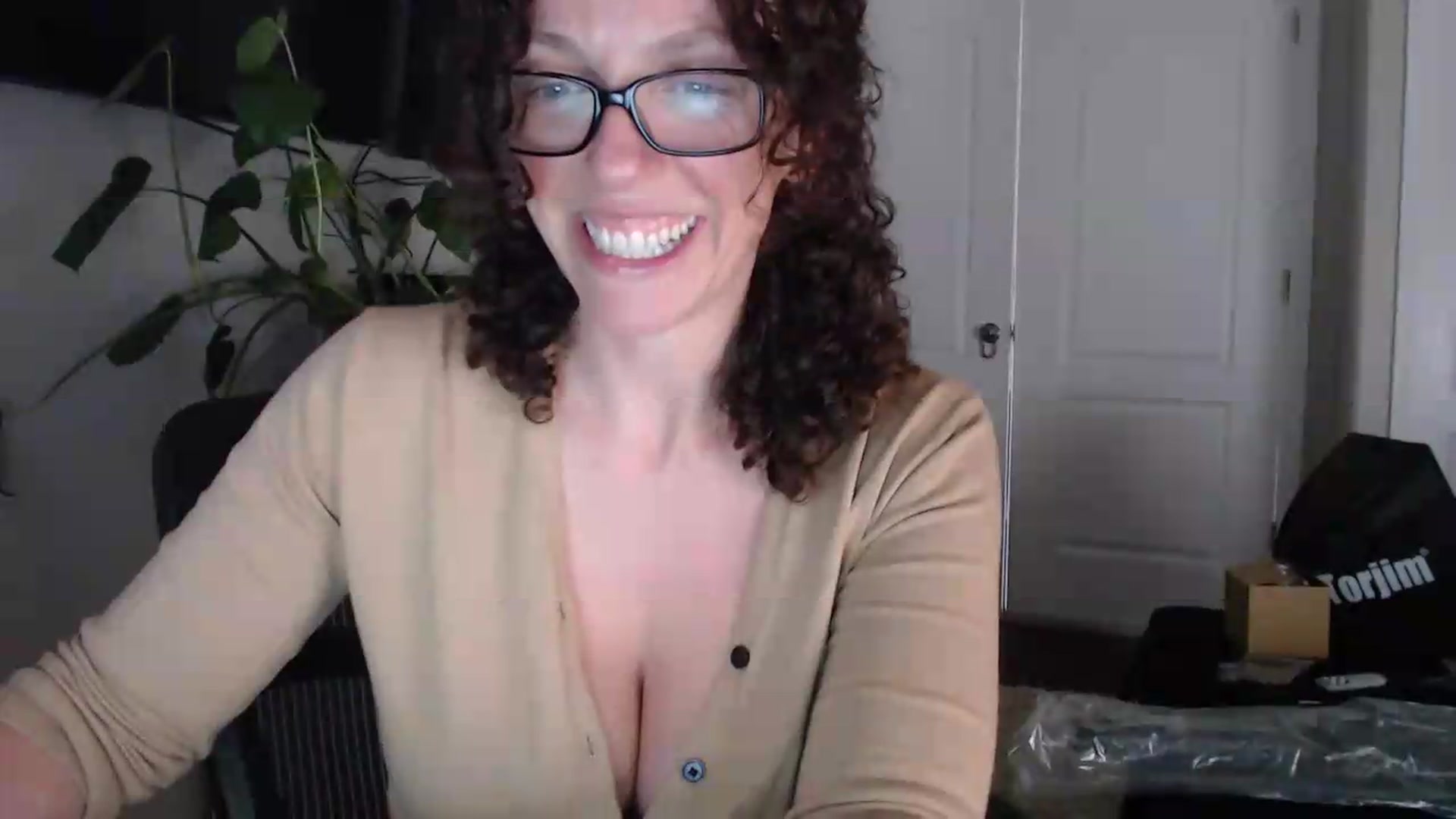 Gallery image thumbnail from Sarah_Stark's myfreecams stream on, 05/13/2026, 12:30 image 17 of 20