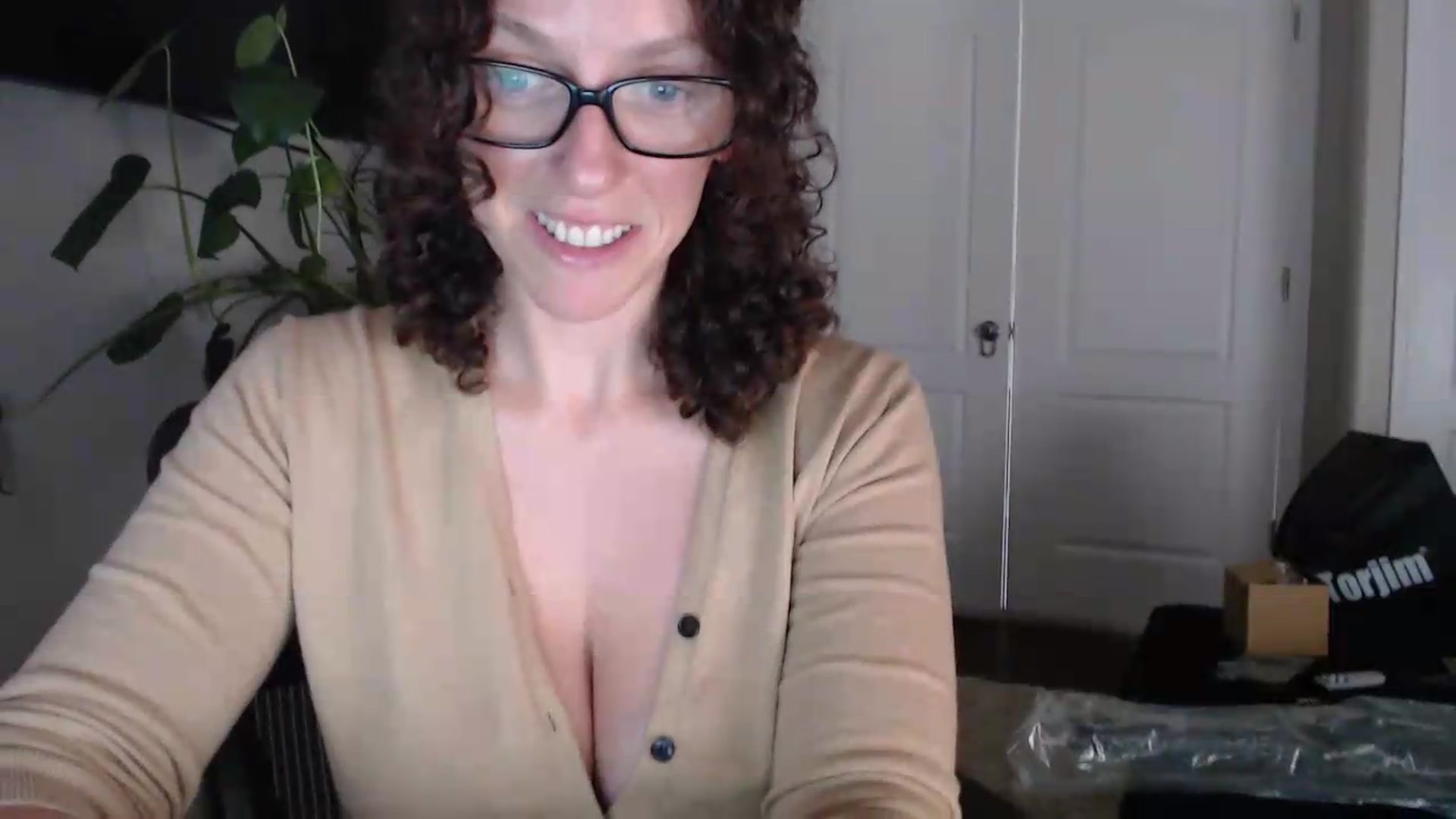 Gallery image thumbnail from Sarah_Stark's myfreecams stream on, 05/13/2026, 12:30 image 18 of 20