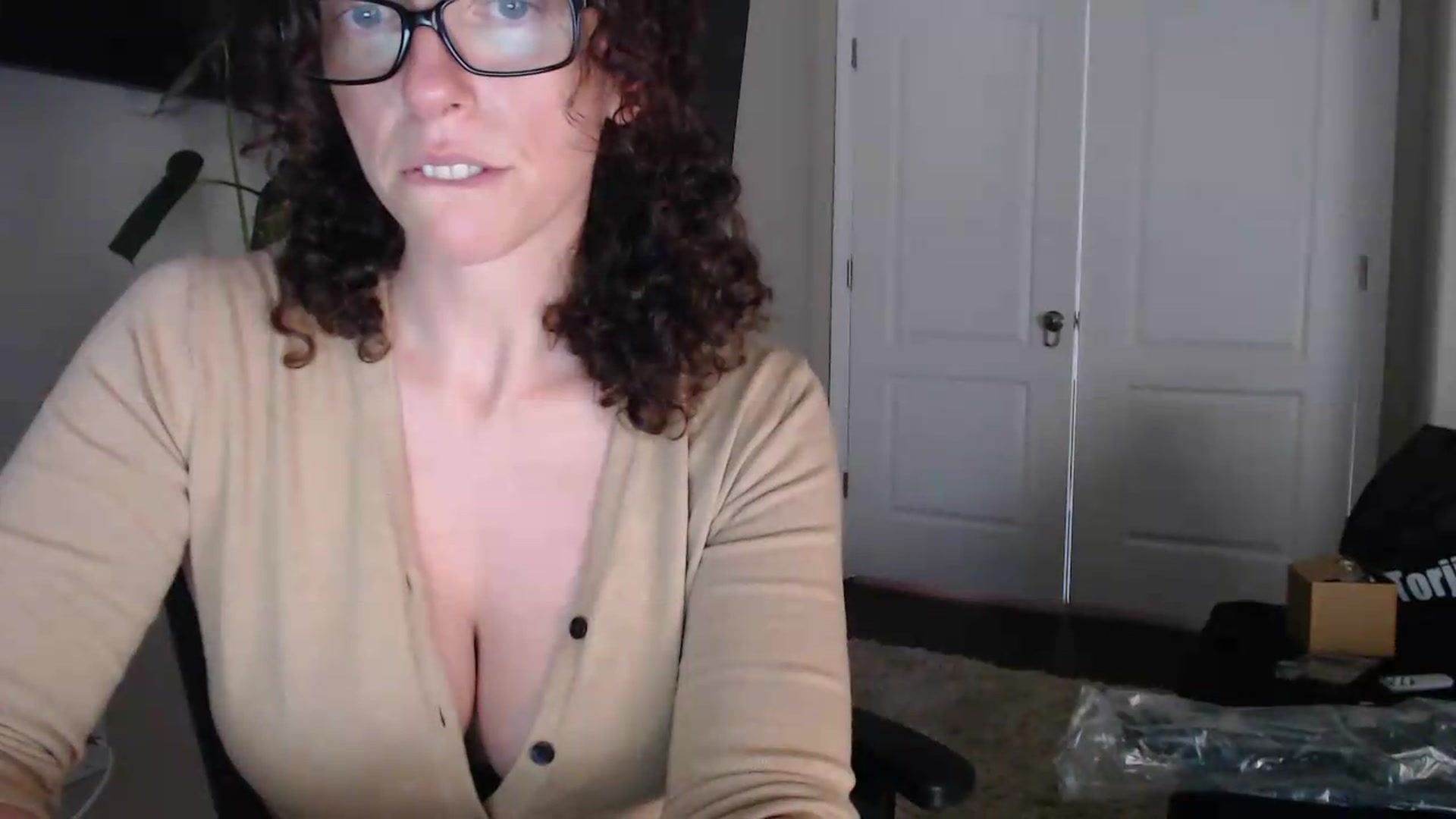 Gallery image thumbnail from Sarah_Stark's myfreecams stream on, 05/13/2026, 13:03 image 11 of 20