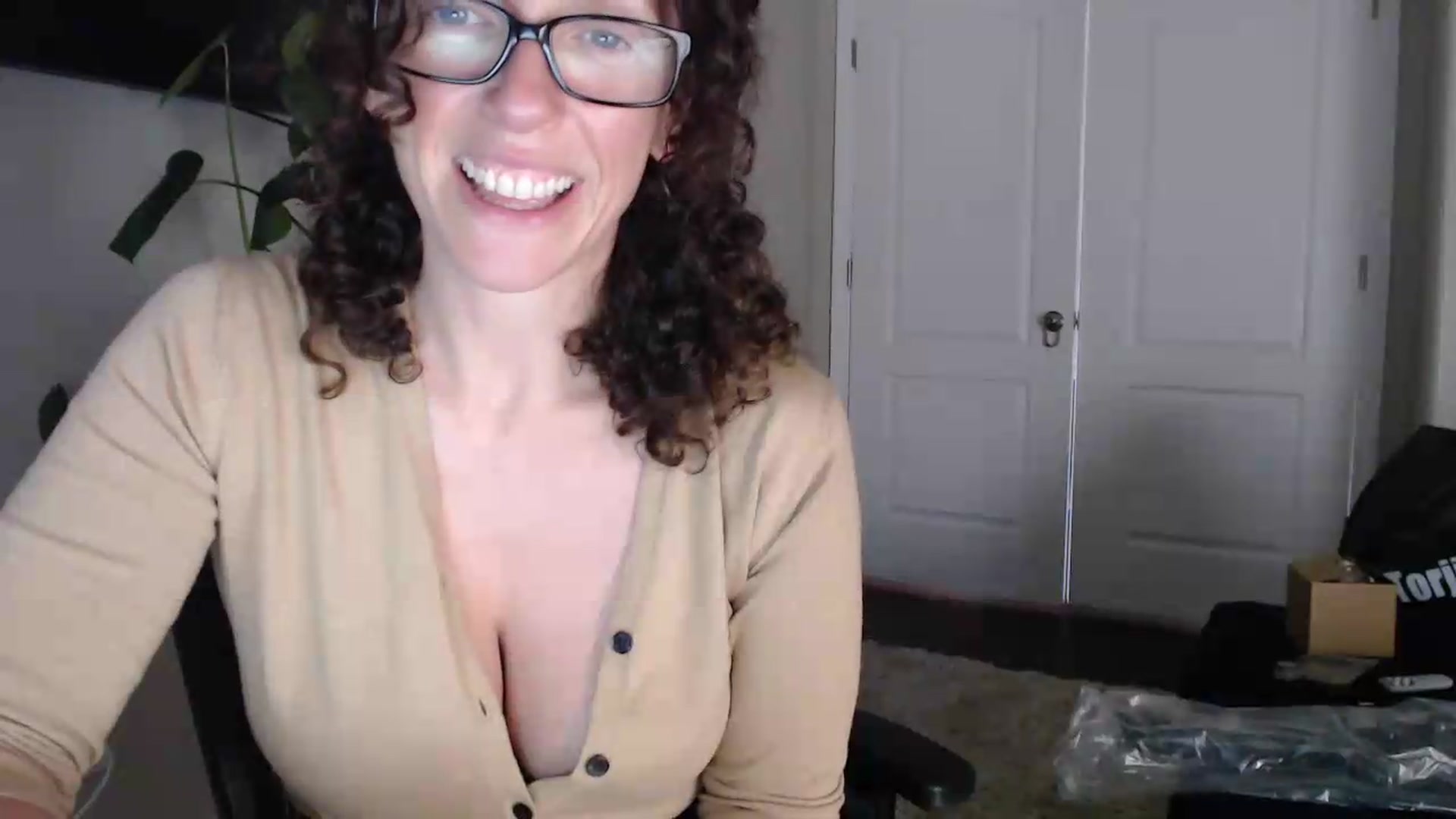 Gallery image thumbnail from Sarah_Stark's myfreecams stream on, 05/13/2026, 13:03 image 10 of 20