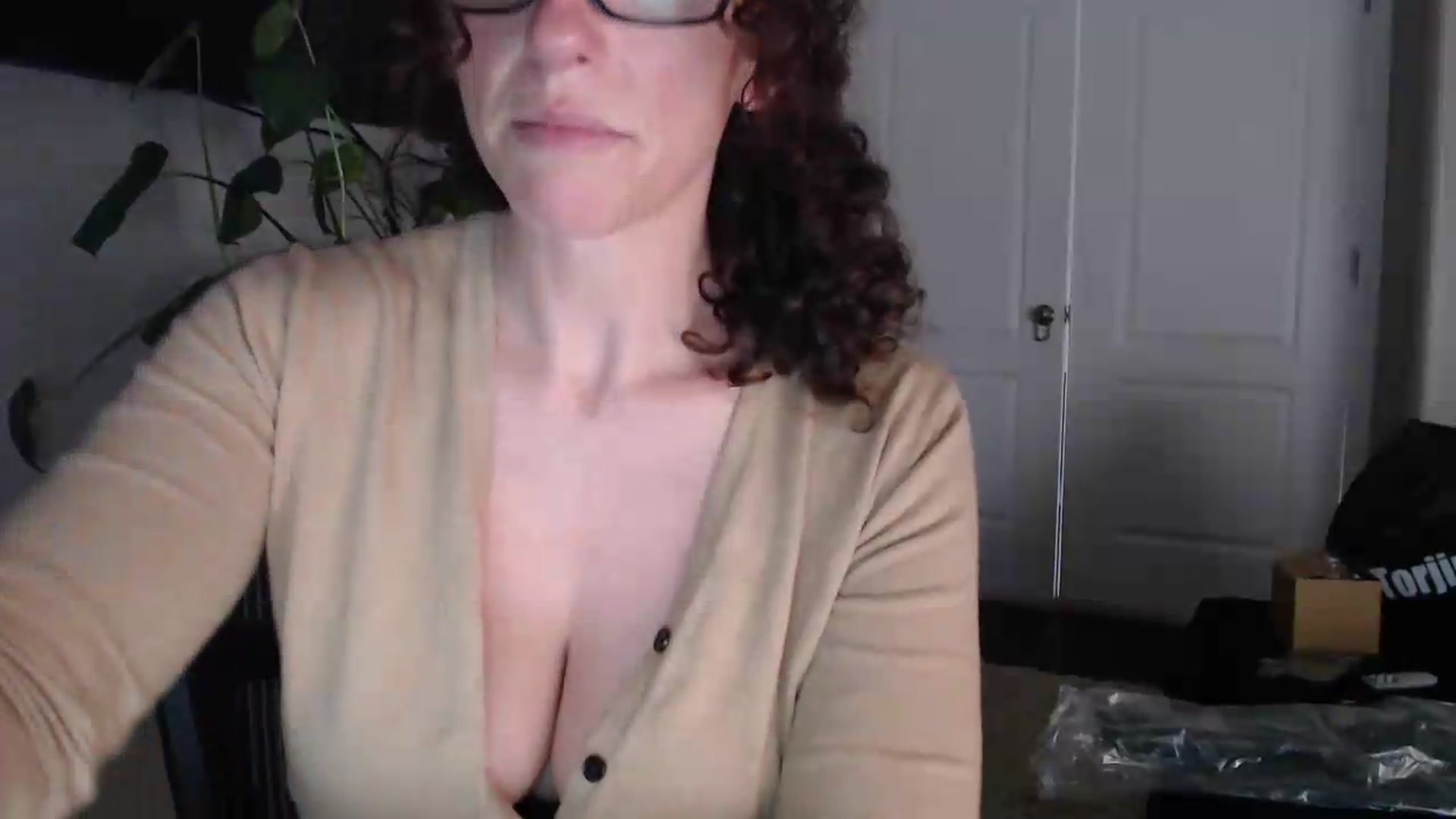 Gallery image thumbnail from Sarah_Stark's myfreecams stream on, 05/13/2026, 13:03 image 17 of 20