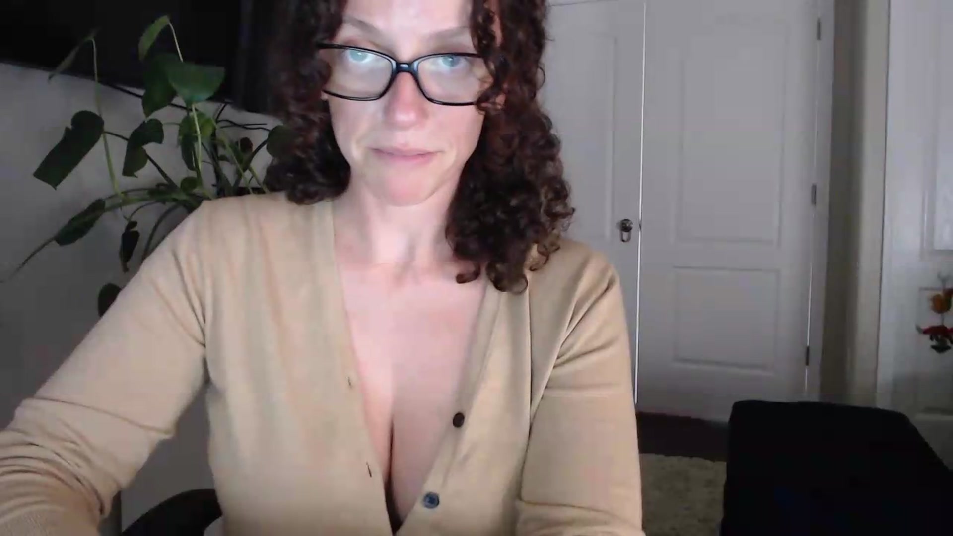 Gallery image thumbnail from Sarah_Stark's myfreecams stream on, 05/13/2026, 14:38 image 11 of 20