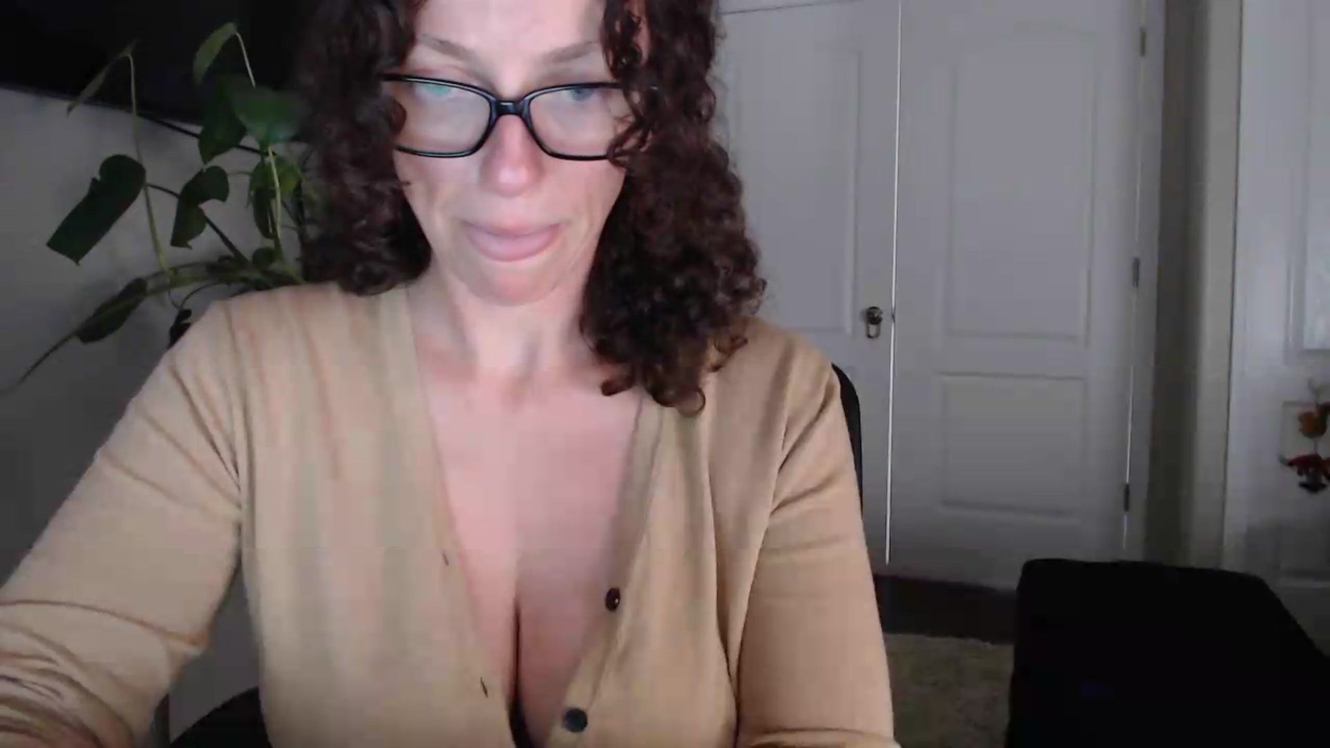 Gallery image thumbnail from Sarah_Stark's myfreecams stream on, 05/13/2026, 14:38 image 12 of 20