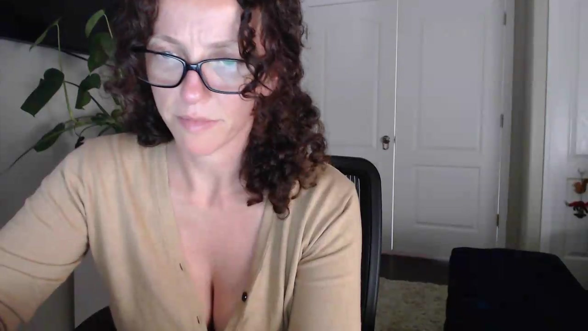 Gallery image thumbnail from Sarah_Stark's myfreecams stream on, 05/13/2026, 14:38 image 9 of 20