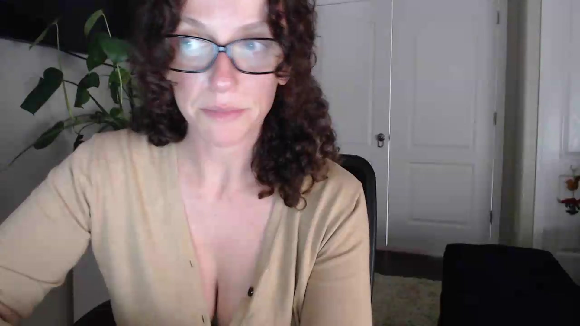 Gallery image thumbnail from Sarah_Stark's myfreecams stream on, 05/13/2026, 14:38 image 10 of 20