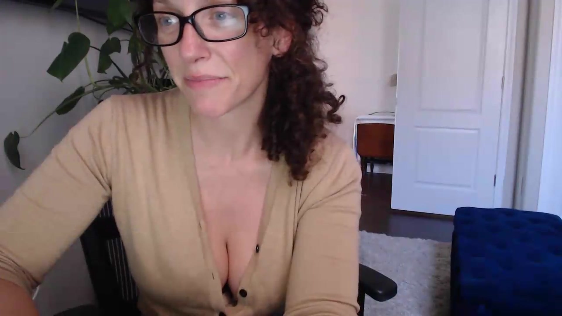 Gallery image thumbnail from Sarah_Stark's myfreecams stream on, 05/13/2026, 16:53 image 19 of 20