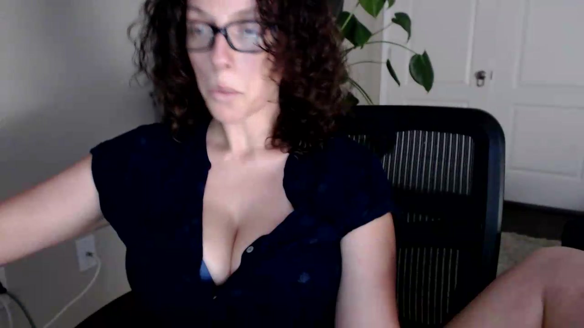 Gallery image thumbnail from Sarah_Stark's myfreecams stream on, 05/18/2026, 14:34 image 4 of 20
