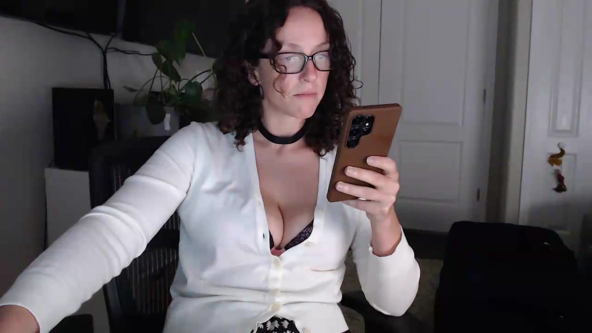 Gallery image thumbnail from Sarah_Stark's myfreecams stream on, 05/20/2026, 12:03 image 15 of 20