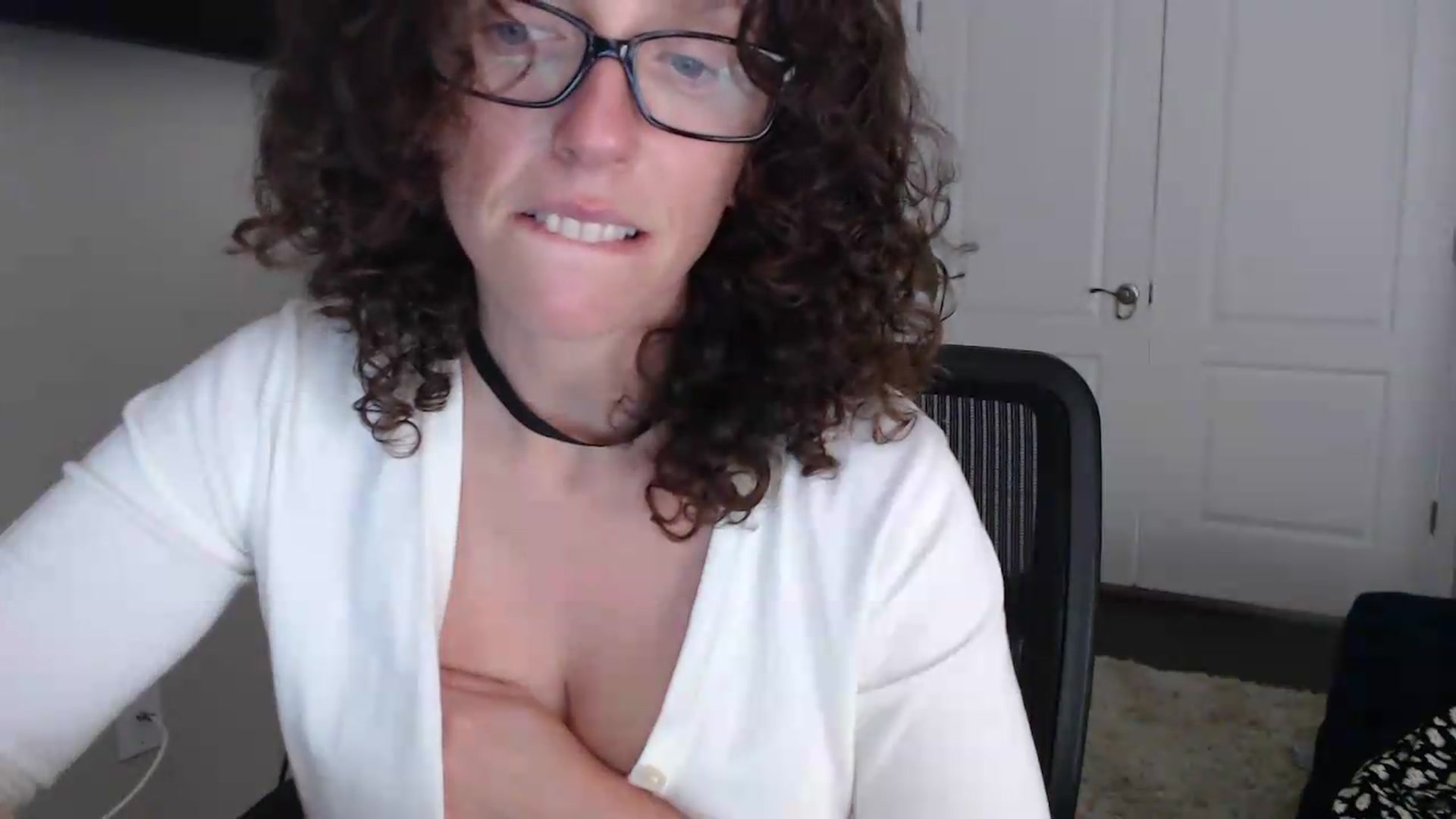 Gallery image thumbnail from Sarah_Stark's myfreecams stream on, 05/20/2026, 14:50 image 17 of 20