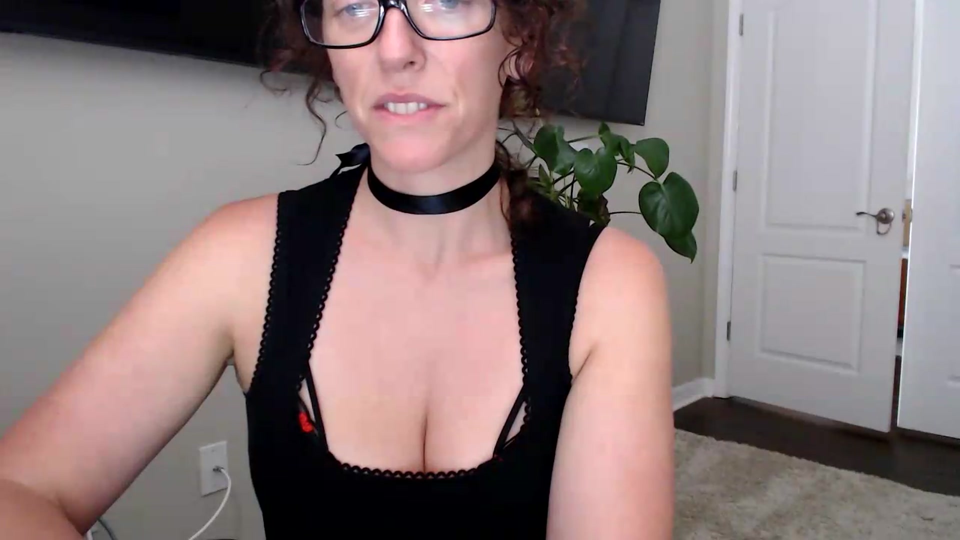 Gallery image thumbnail from Sarah_Stark's myfreecams stream on, 05/26/2026, 15:32 image 18 of 20