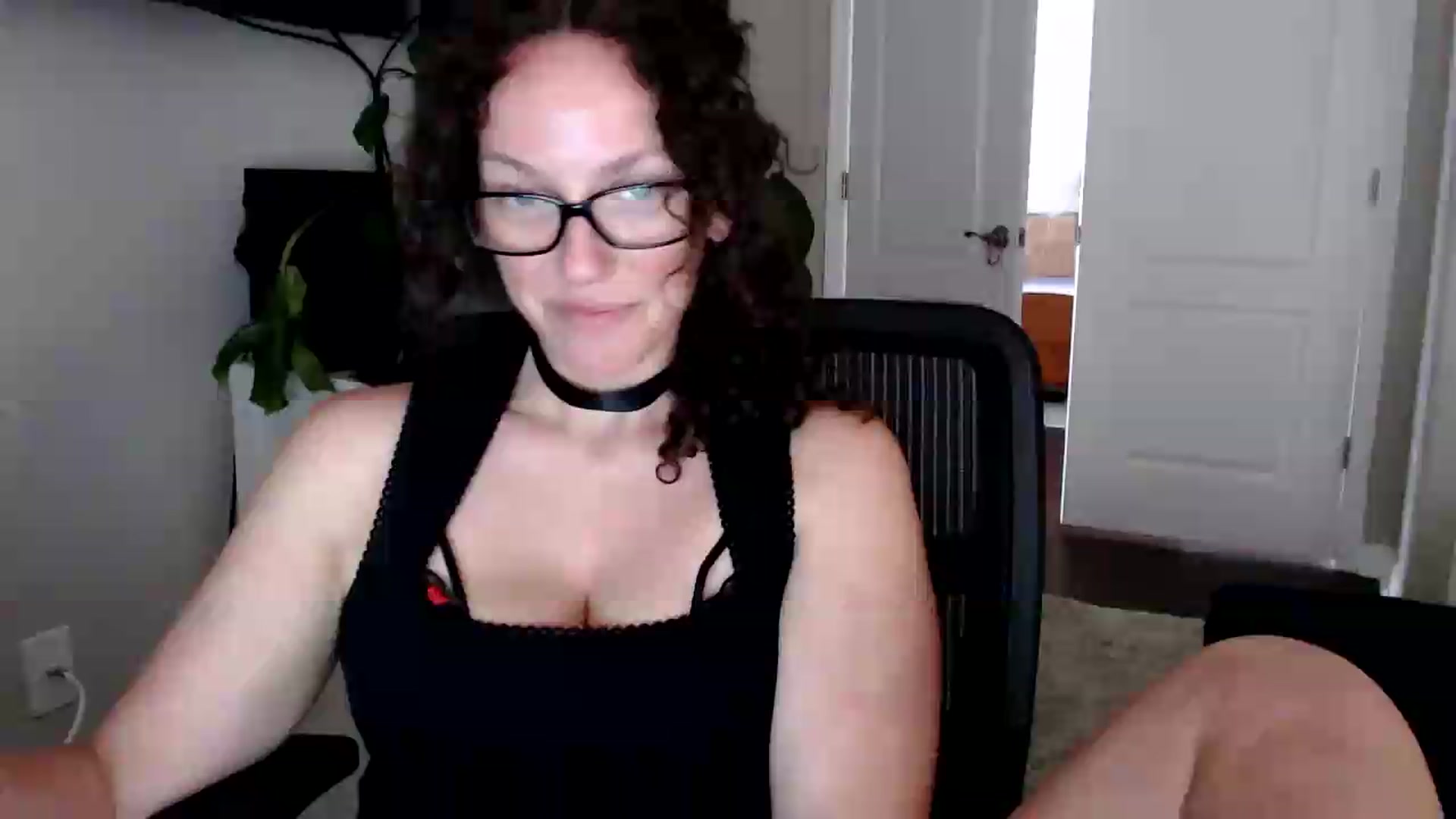 Gallery image thumbnail from Sarah_Stark's myfreecams stream on, 05/26/2026, 16:49 image 17 of 20