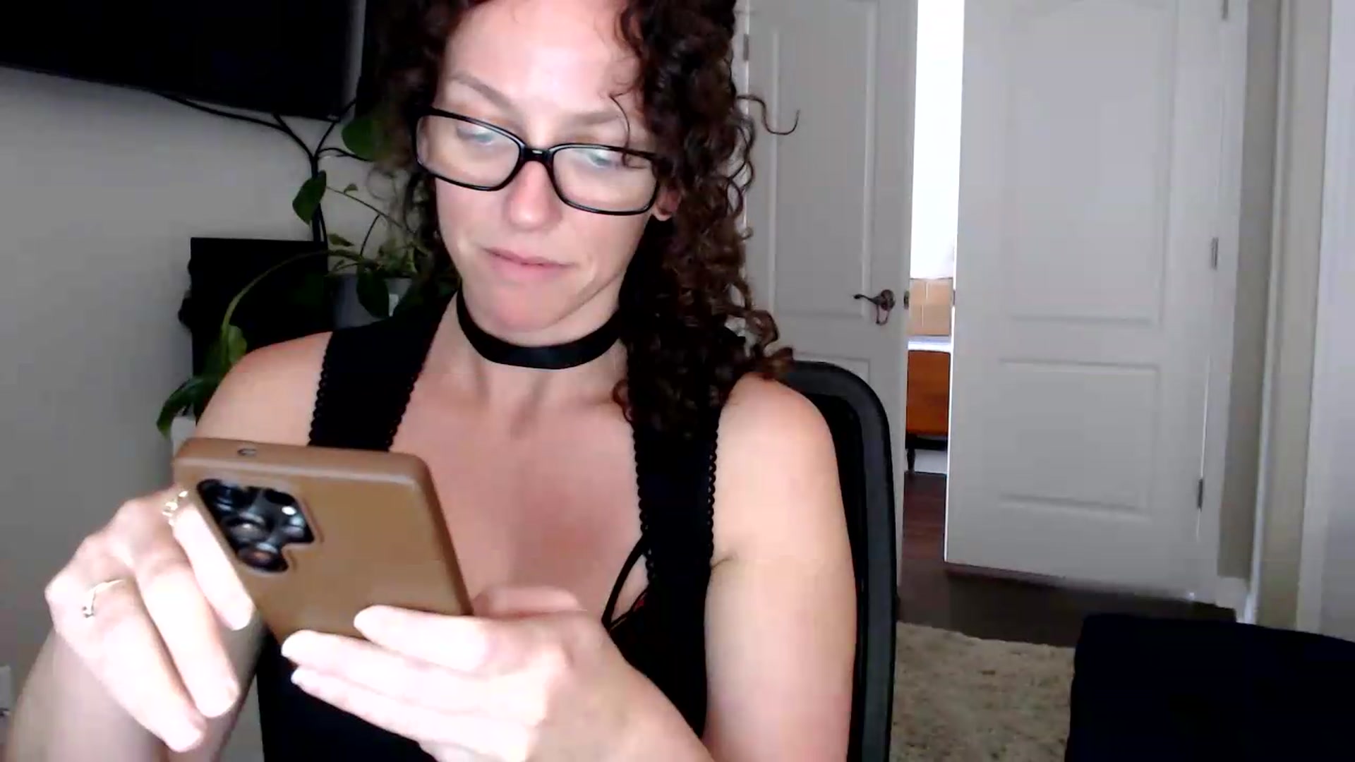 Gallery image thumbnail from Sarah_Stark's myfreecams stream on, 05/26/2026, 16:49 image 13 of 20