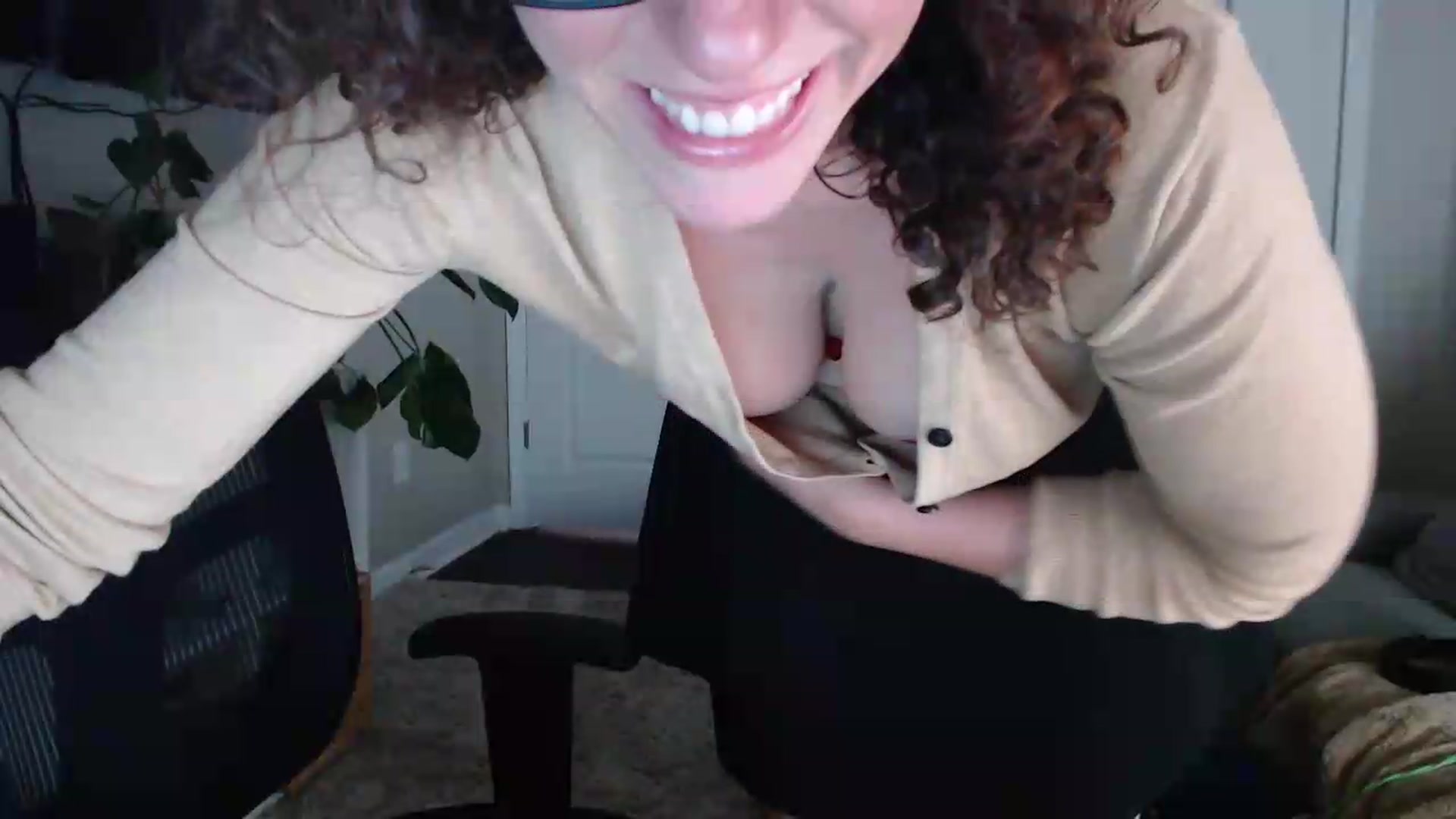 Gallery image thumbnail from Sarah_Stark's myfreecams stream on, 06/01/2026, 16:11 image 13 of 20