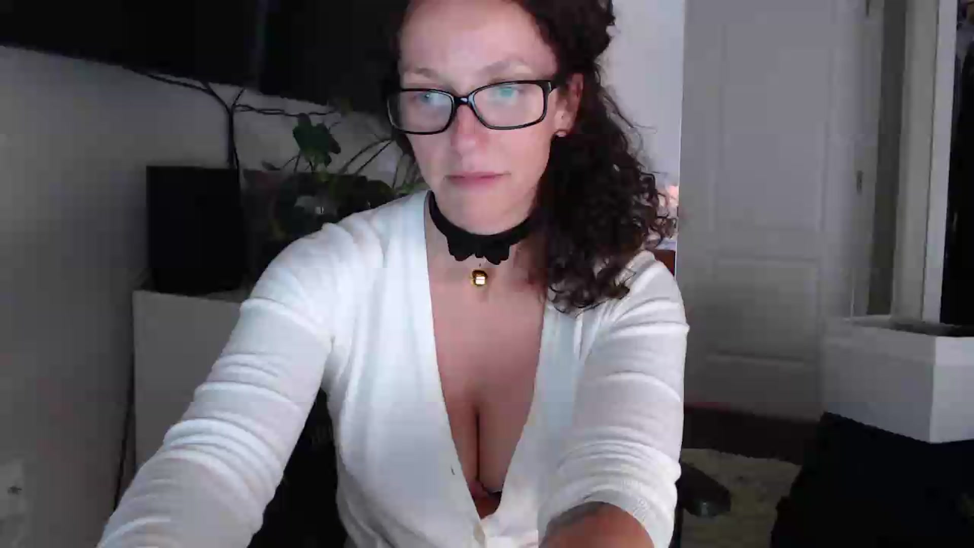 Gallery image thumbnail from Sarah_Stark's myfreecams stream on, 06/03/2026, 16:12 image 18 of 20