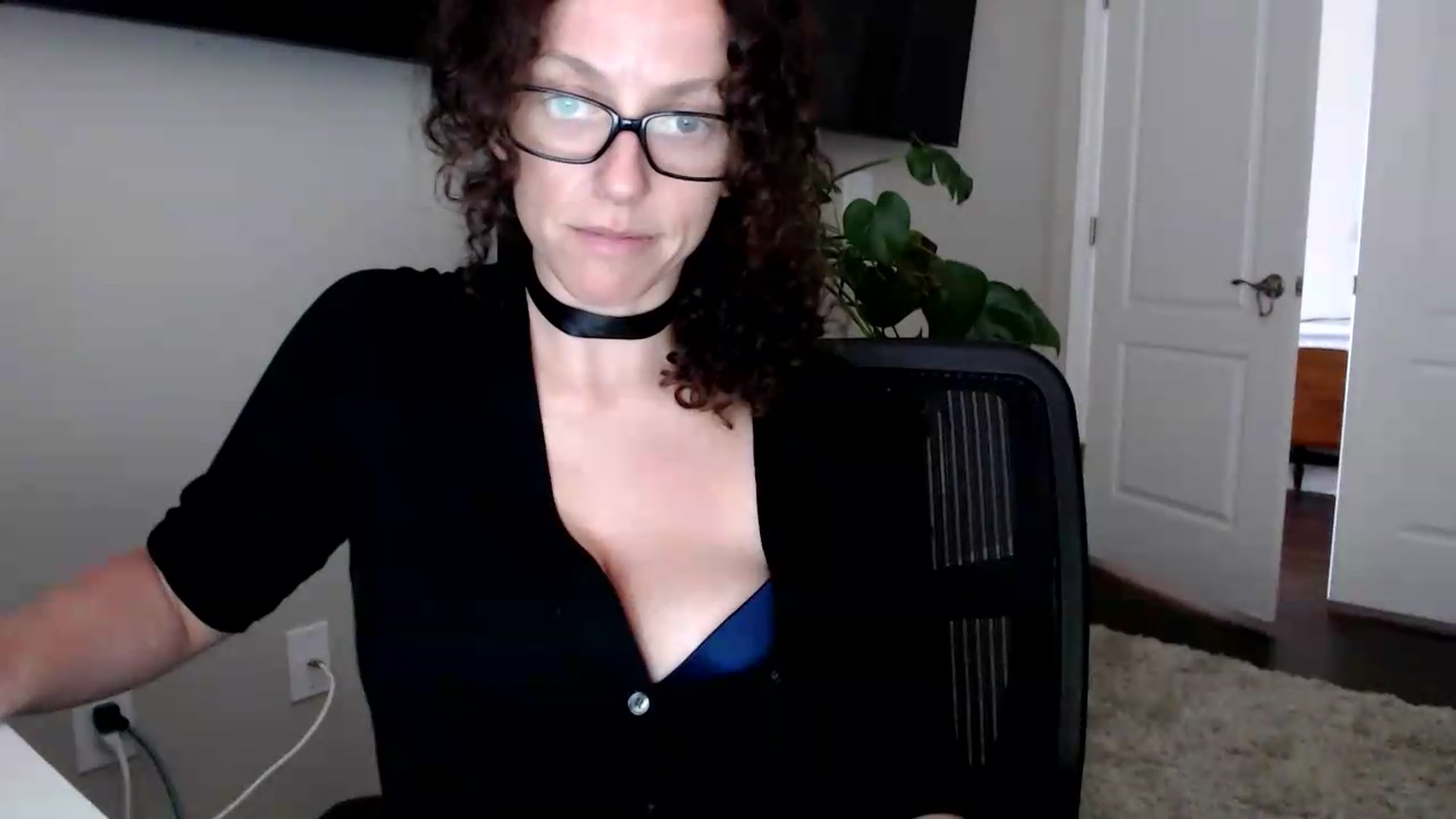 Gallery image thumbnail from Sarah_Stark's myfreecams stream on, 06/08/2026, 15:05 image 17 of 20
