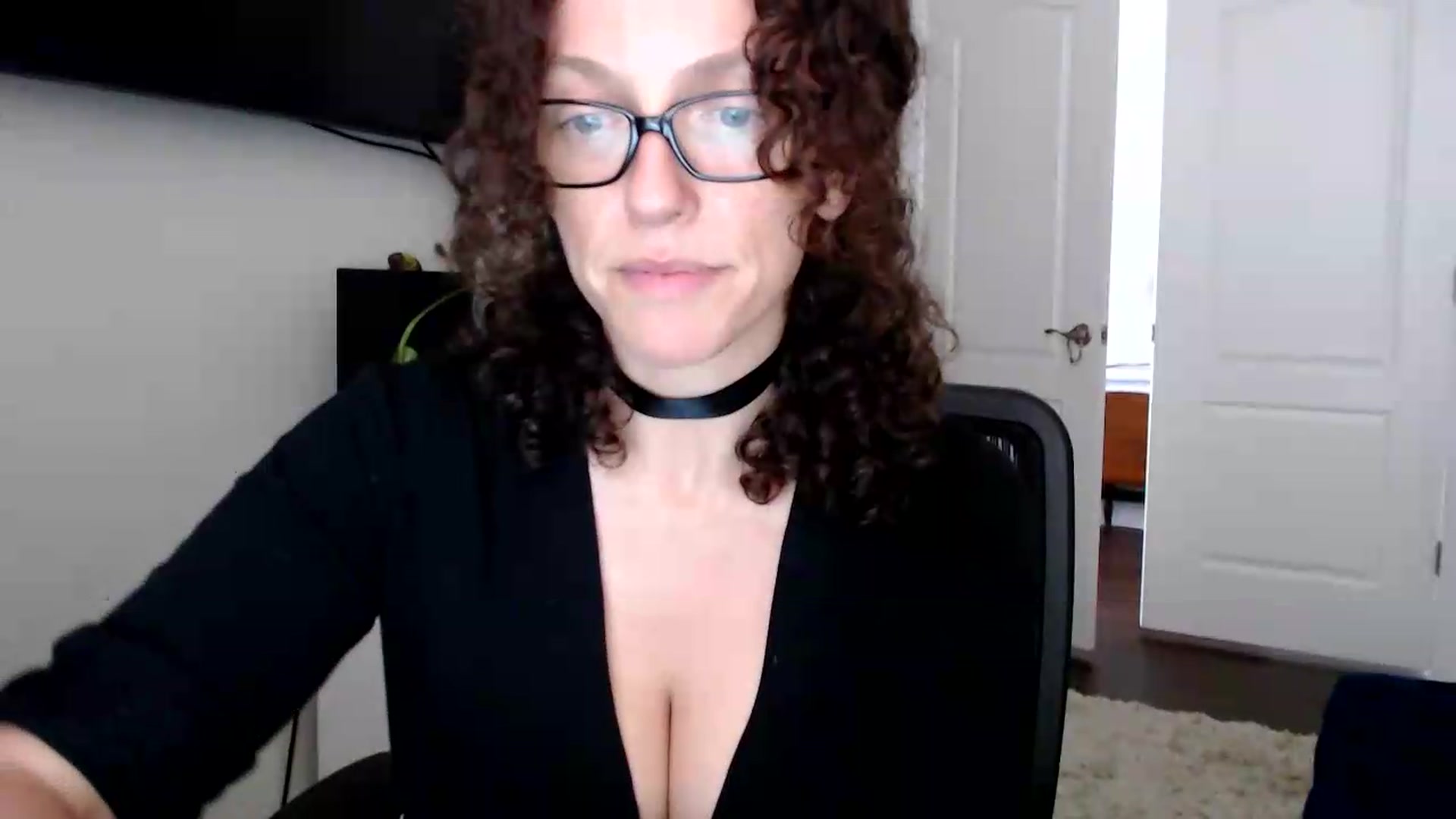 Gallery image thumbnail from Sarah_Stark's myfreecams stream on, 06/08/2026, 15:05 image 14 of 20