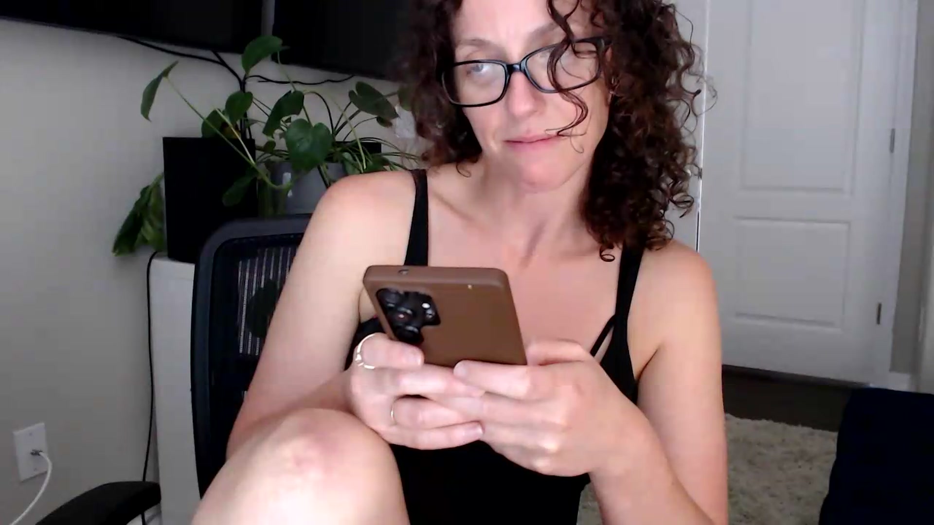 Gallery image thumbnail from Sarah_Stark's myfreecams stream on, 06/10/2026, 14:00 image 20 of 20