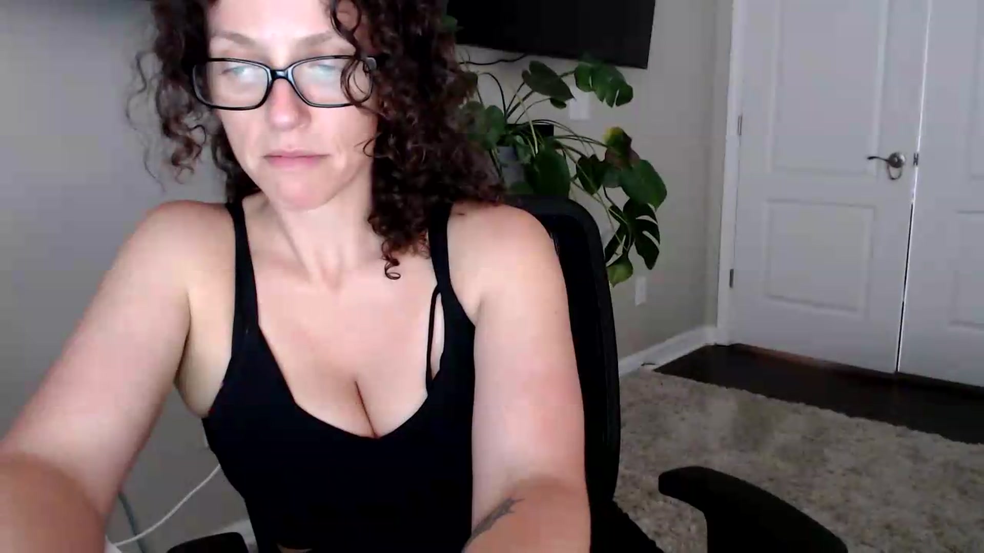 Gallery image thumbnail from Sarah_Stark's myfreecams stream on, 06/10/2026, 14:00 image 18 of 20