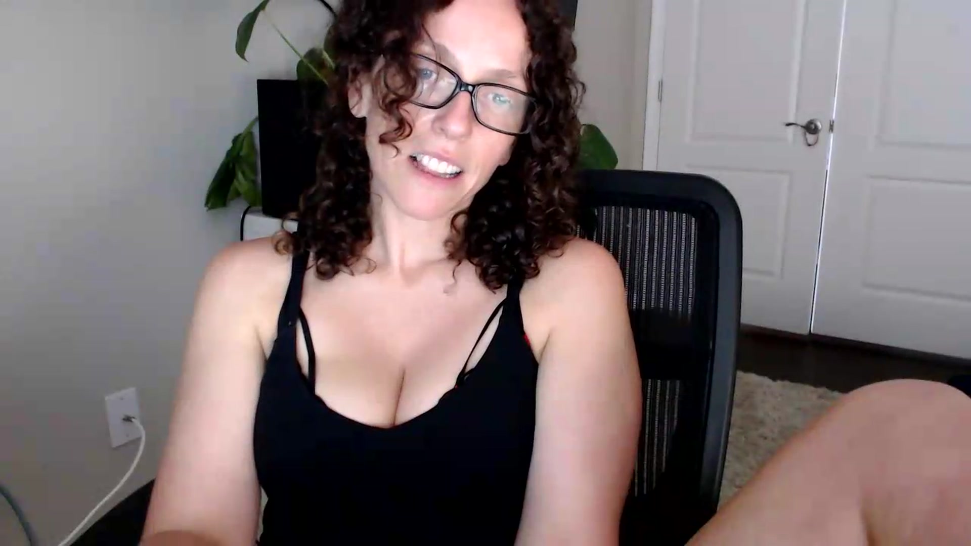 Gallery image thumbnail from Sarah_Stark's myfreecams stream on, 06/10/2026, 14:00 image 13 of 20
