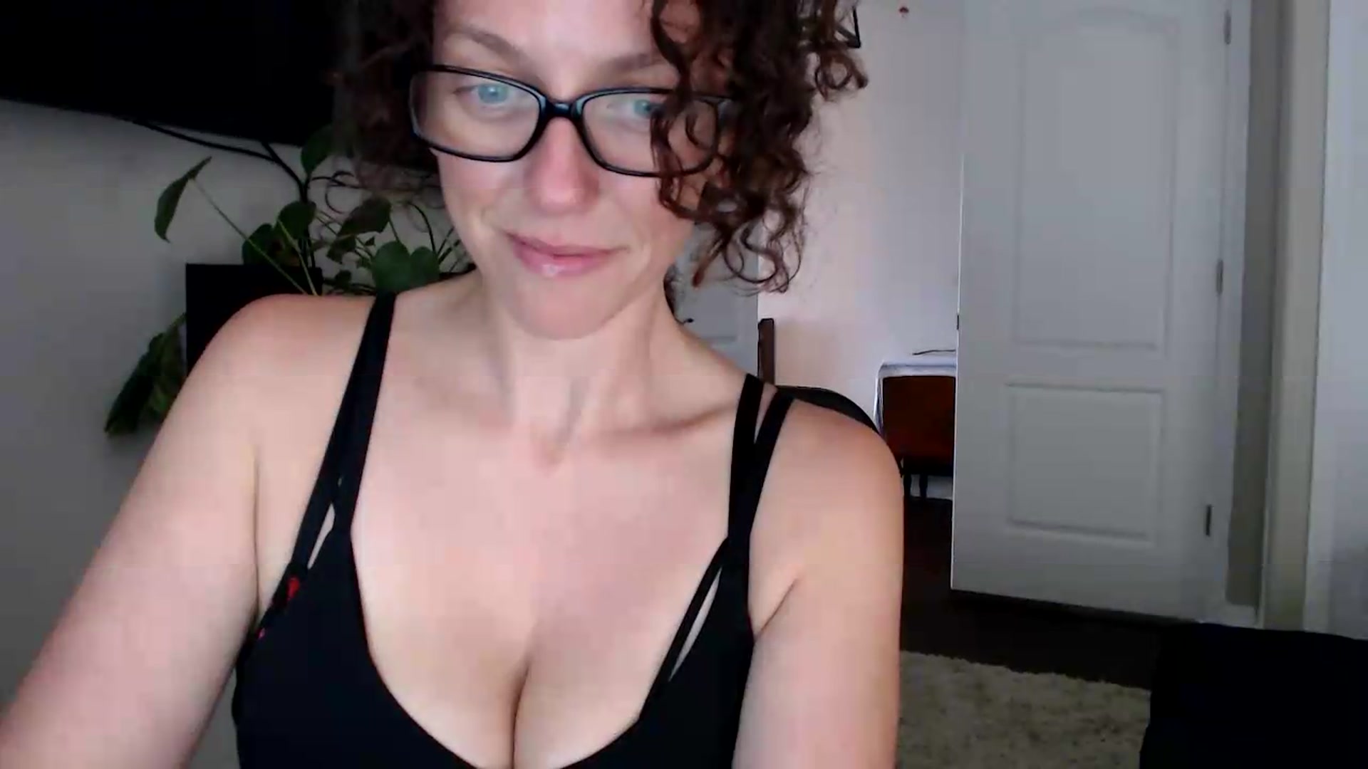 Gallery image thumbnail from Sarah_Stark's myfreecams stream on, 06/10/2026, 18:19 image 15 of 20
