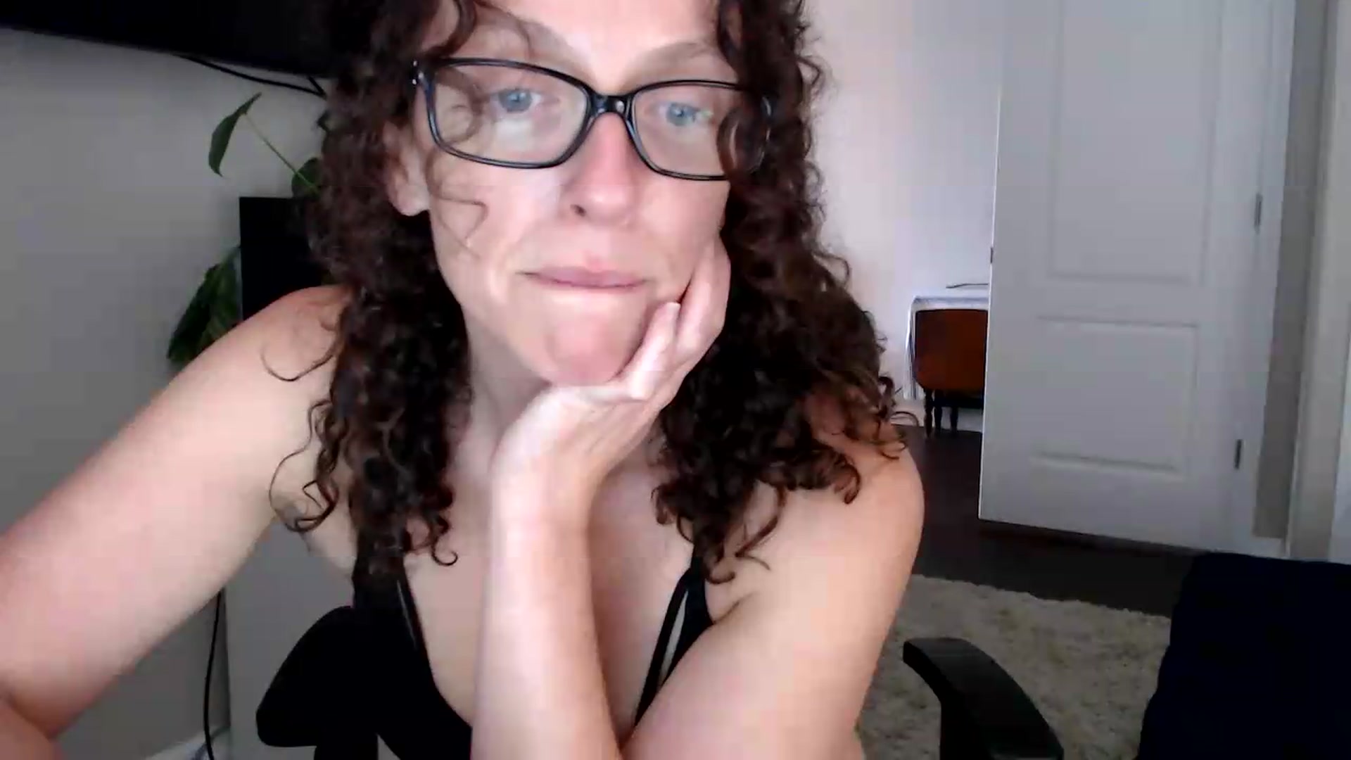 Gallery image thumbnail from Sarah_Stark's myfreecams stream on, 06/10/2026, 18:19 image 17 of 20