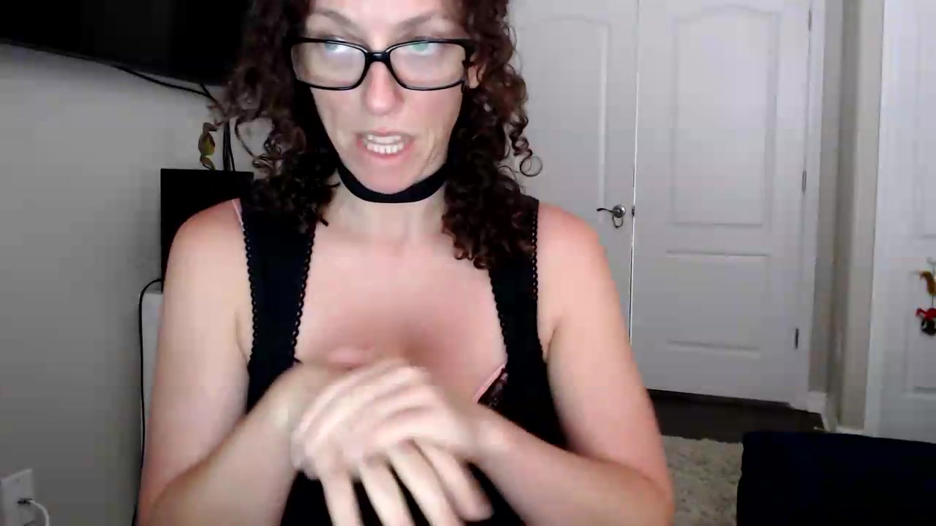 Gallery image thumbnail from Sarah_Stark's myfreecams stream on, 06/19/2026, 12:01 image 7 of 20