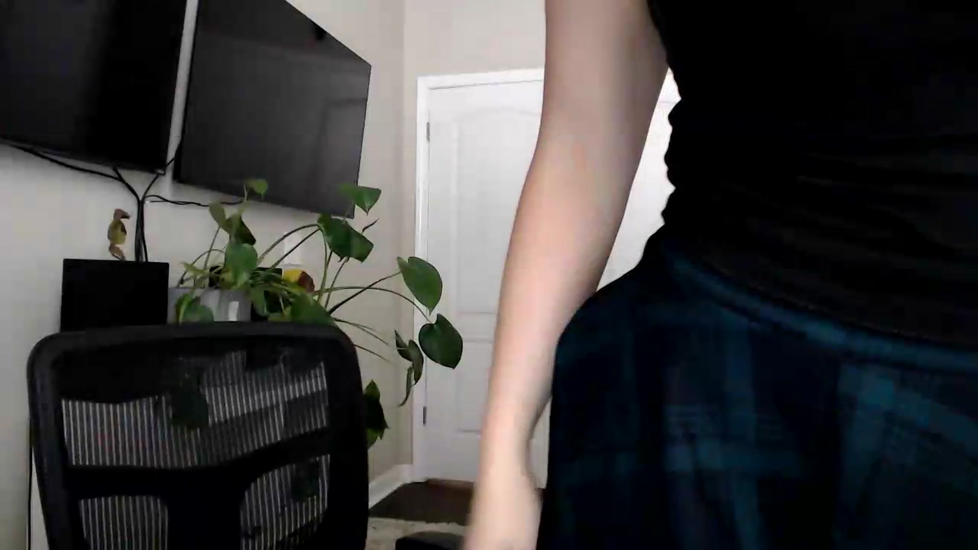 Gallery image thumbnail from Sarah_Stark's myfreecams stream on, 06/19/2026, 12:01 image 16 of 20