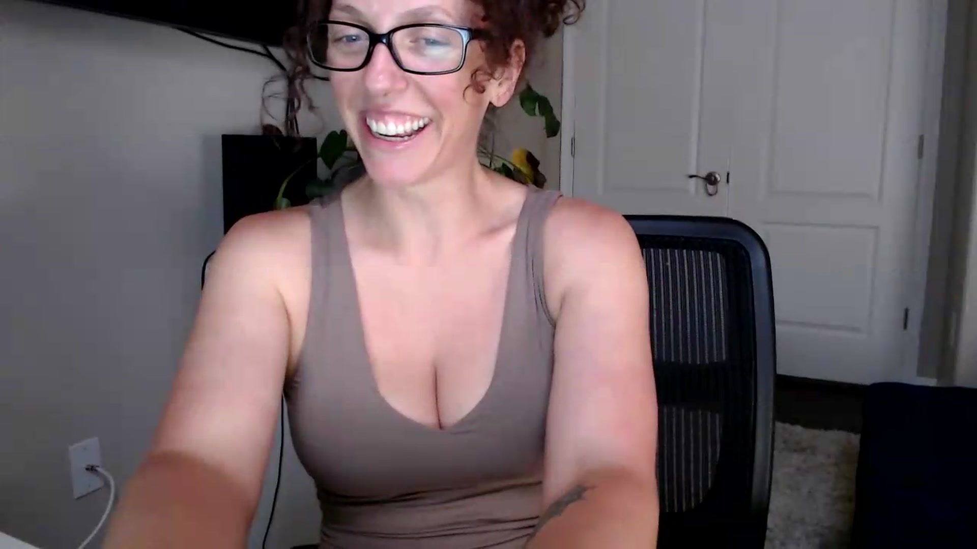 Gallery image thumbnail from Sarah_Stark's myfreecams stream on, 06/23/2026, 14:58 image 5 of 20