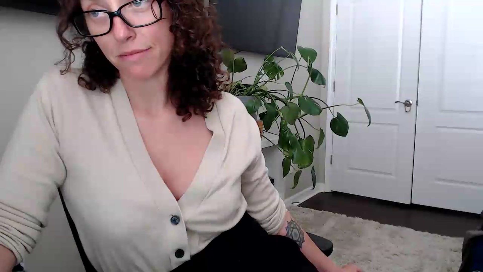 Gallery image thumbnail from Sarah_Stark's myfreecams stream on, 06/29/2026, 14:34 image 19 of 20
