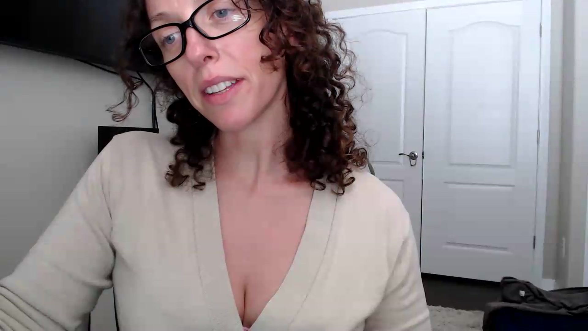 Gallery image thumbnail from Sarah_Stark's myfreecams stream on, 06/29/2026, 15:17 image 13 of 20