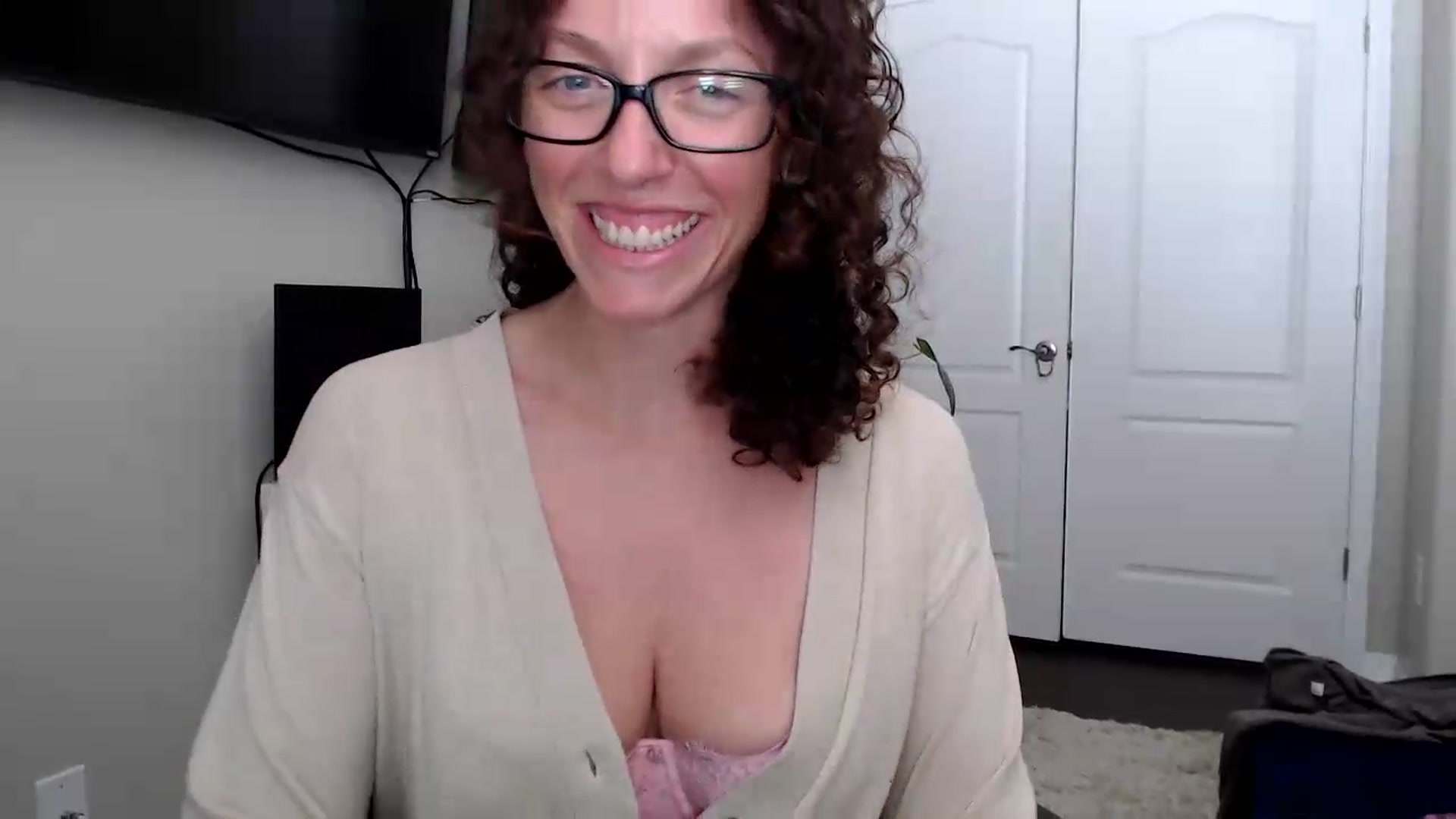 Gallery image thumbnail from Sarah_Stark's myfreecams stream on, 06/29/2026, 15:17 image 17 of 20
