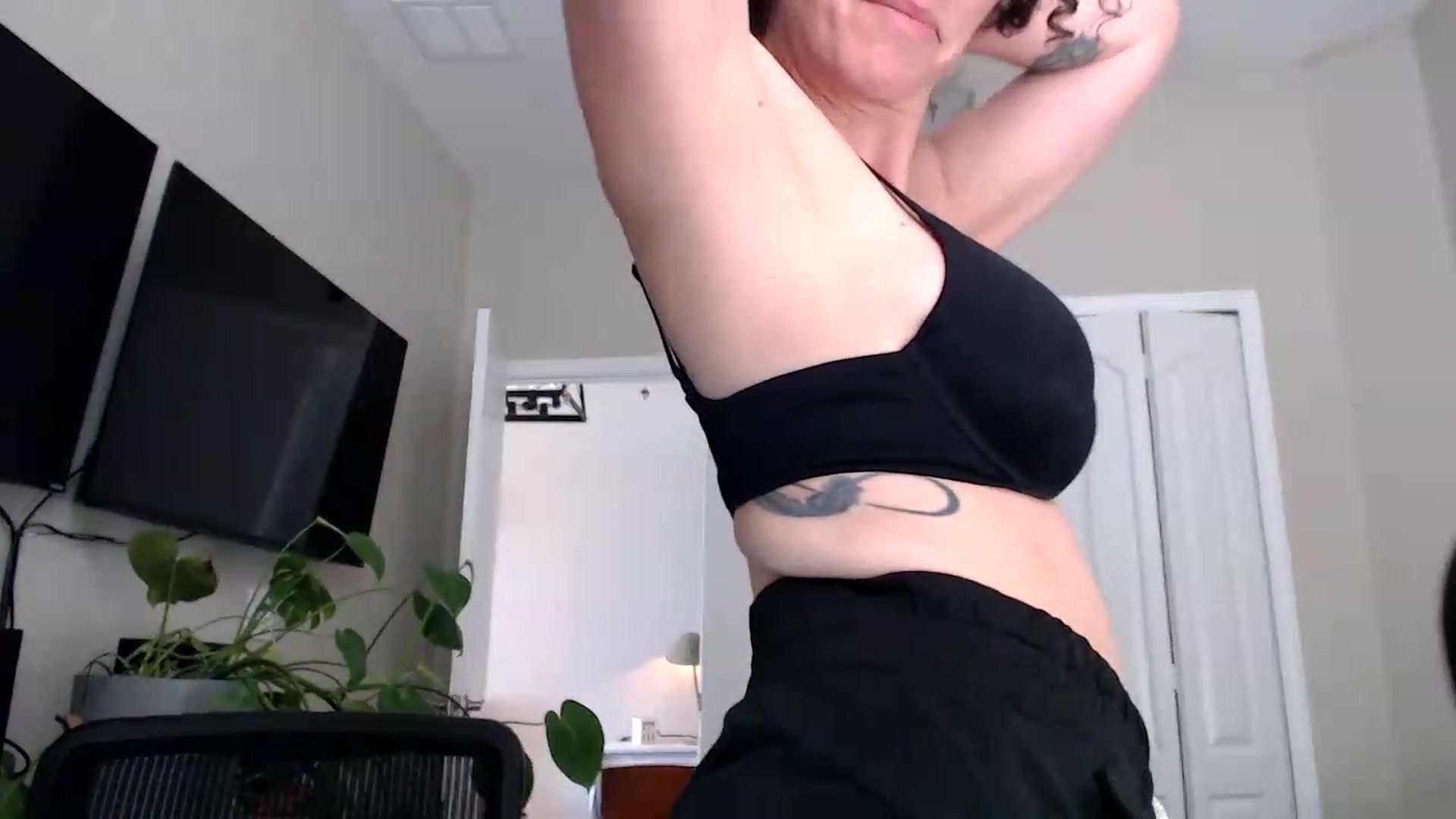 Gallery image thumbnail from Sarah_Stark's myfreecams stream on, 07/01/2026, 16:42 image 19 of 20