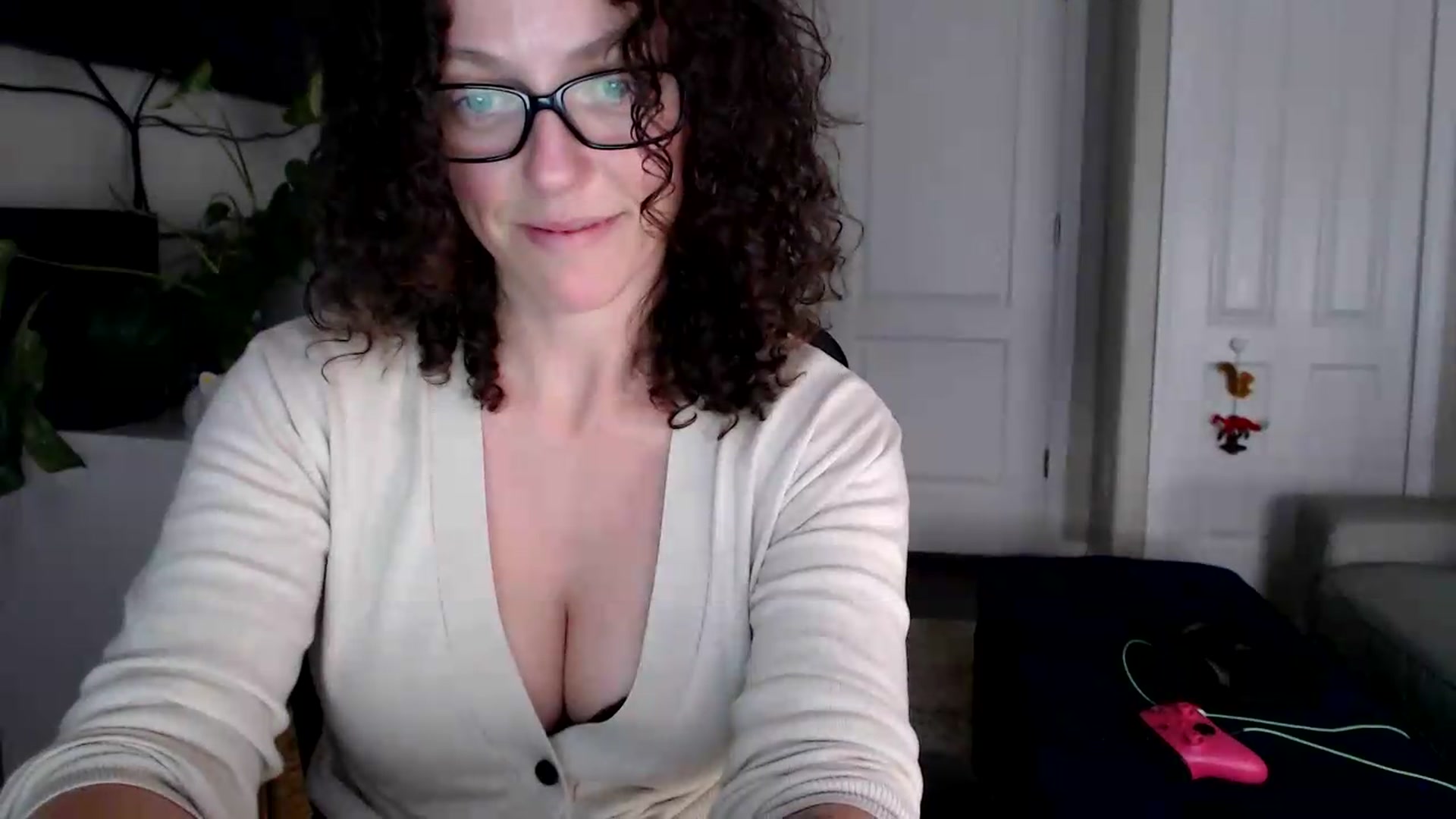 Gallery image thumbnail from Sarah_Stark's myfreecams stream on, 08/10/2026, 12:33 image 14 of 20