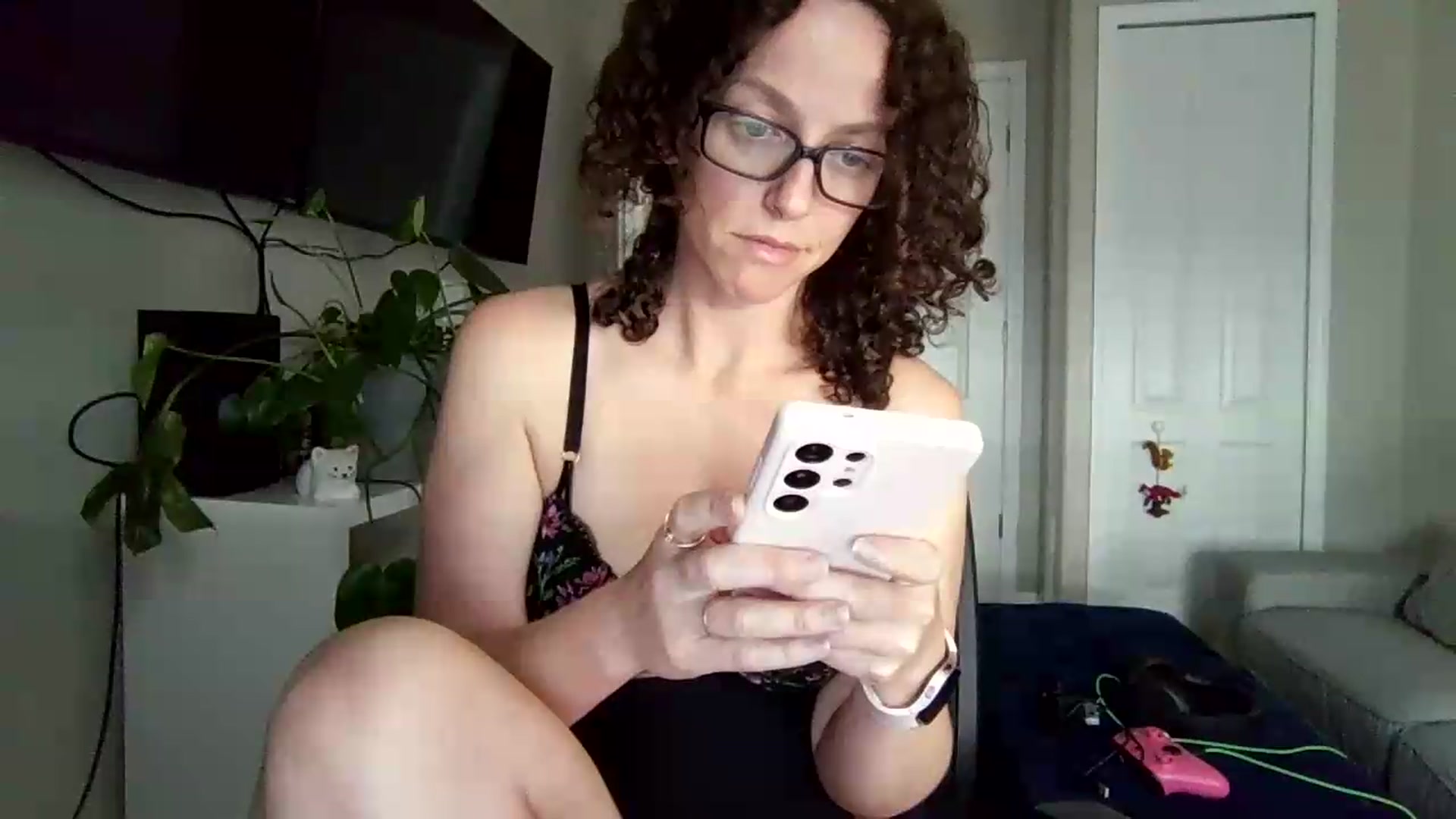 Gallery image thumbnail from Sarah_Stark's myfreecams stream on, 08/10/2026, 13:52 image 18 of 20