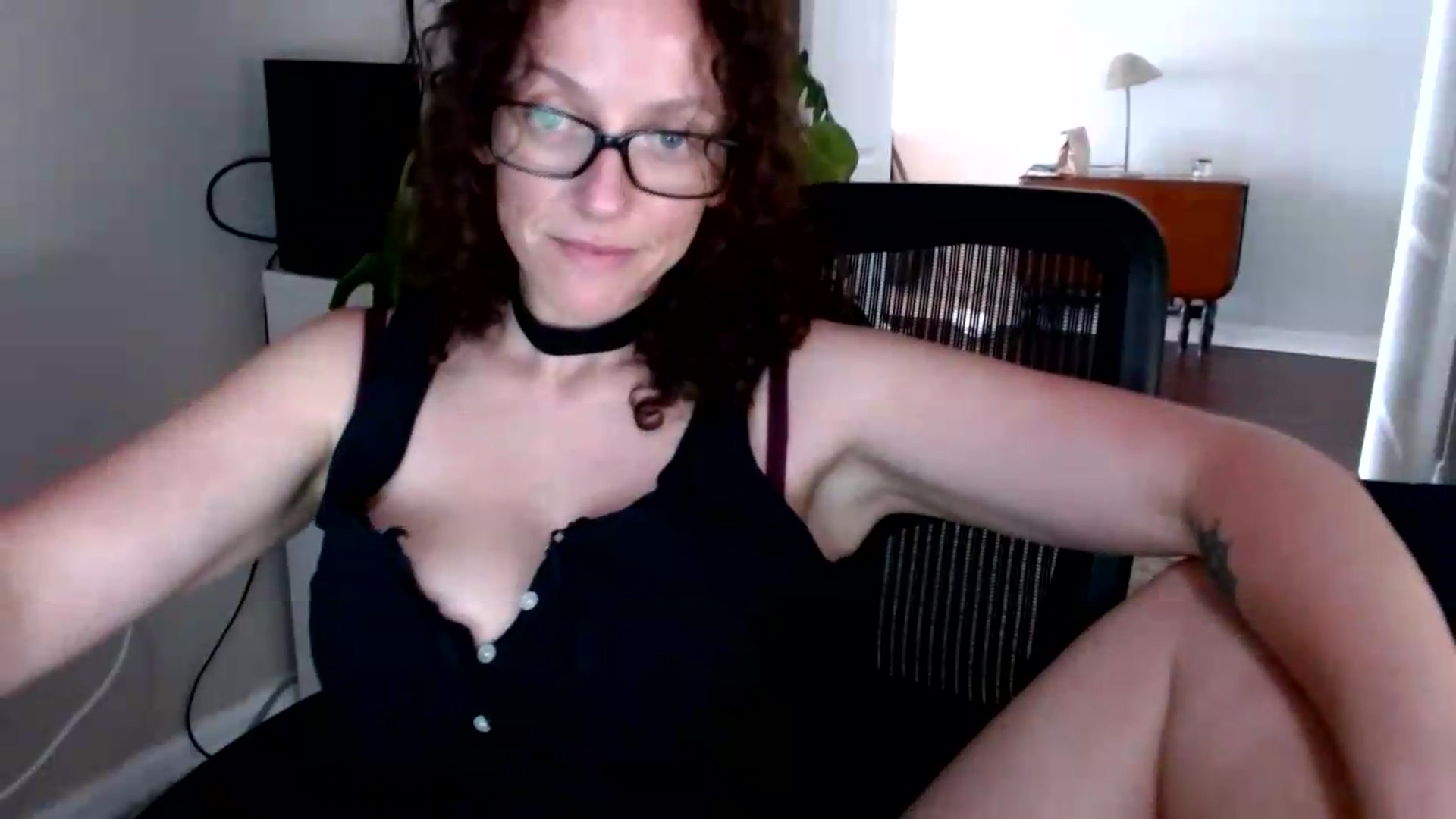Gallery image thumbnail from Sarah_Stark's myfreecams stream on, 08/18/2026, 16:46 image 18 of 20